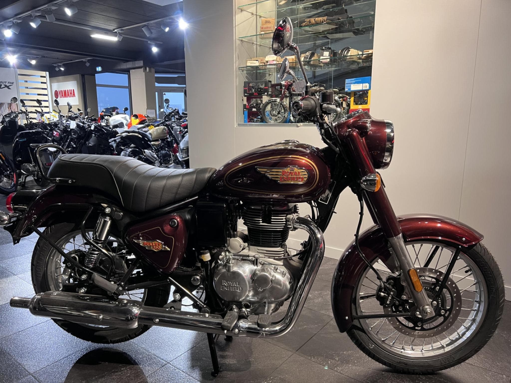 Royal Enfield Bullet 350 Maroon (2026) - Photo 1