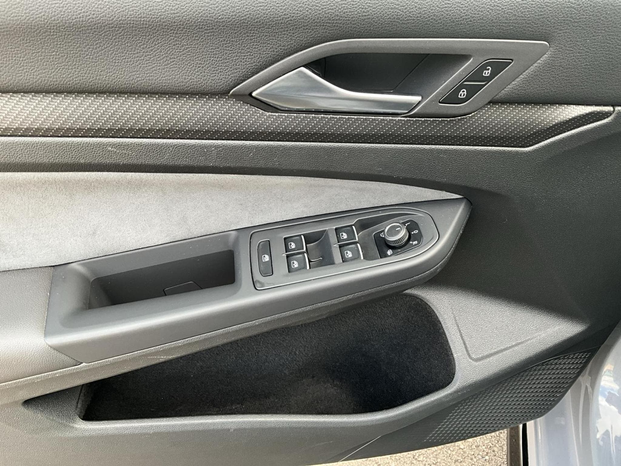 VW Golf Variant+R-line+DSG+Pano+LM18 (2021) - Photo 14