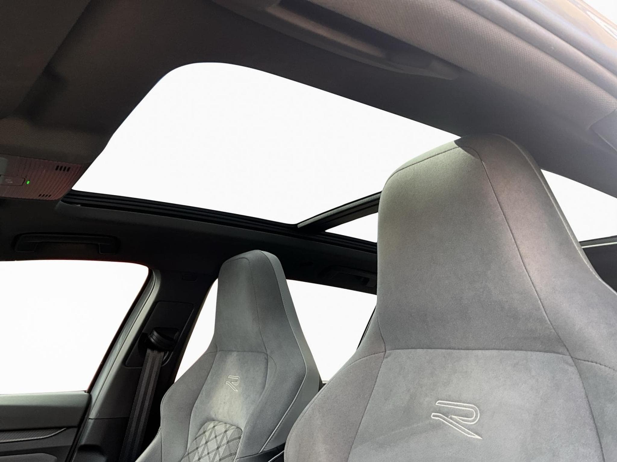 VW Golf Variant+R-line+DSG+Pano+LM18 (2021) - Photo 15