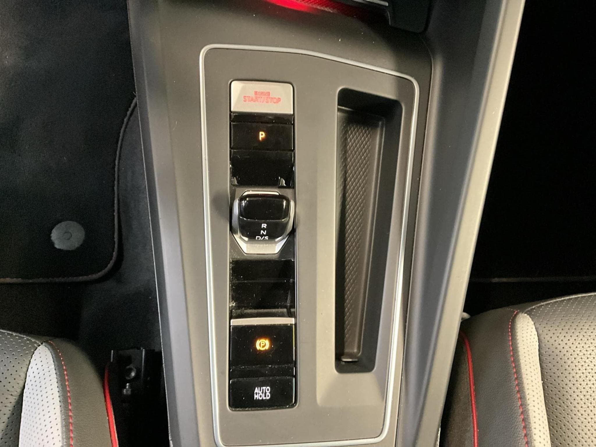 VW Golf GTI-Clubsport+DSG+Pano+RearView (2022) - Photo 12