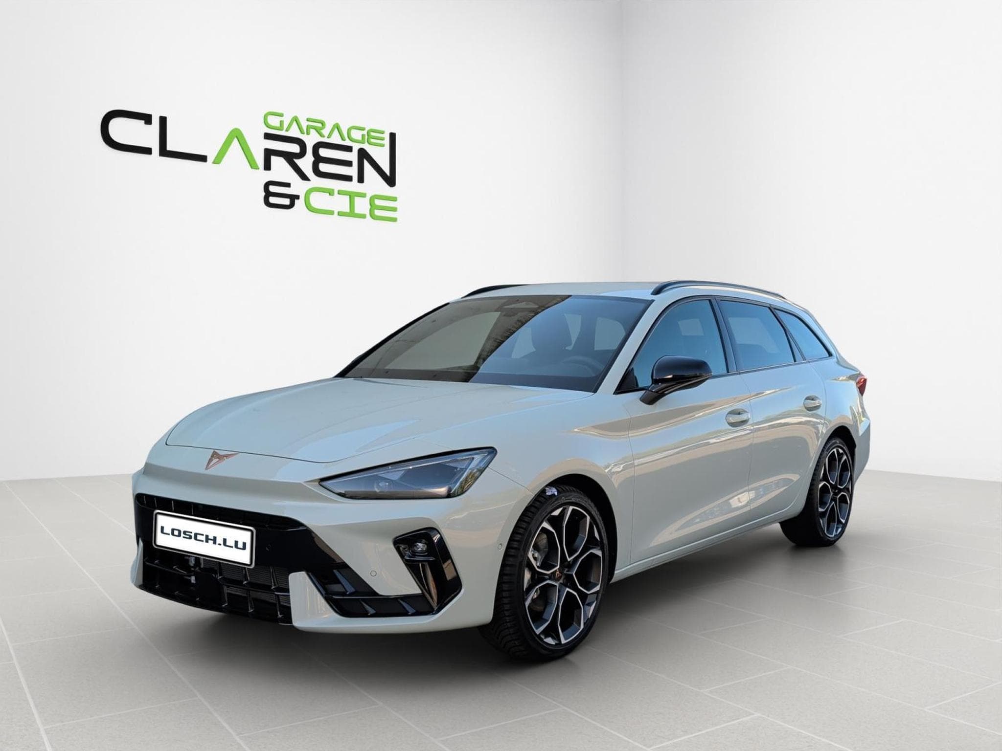 Cupra Leon e-TSI (2026) - Photo 1