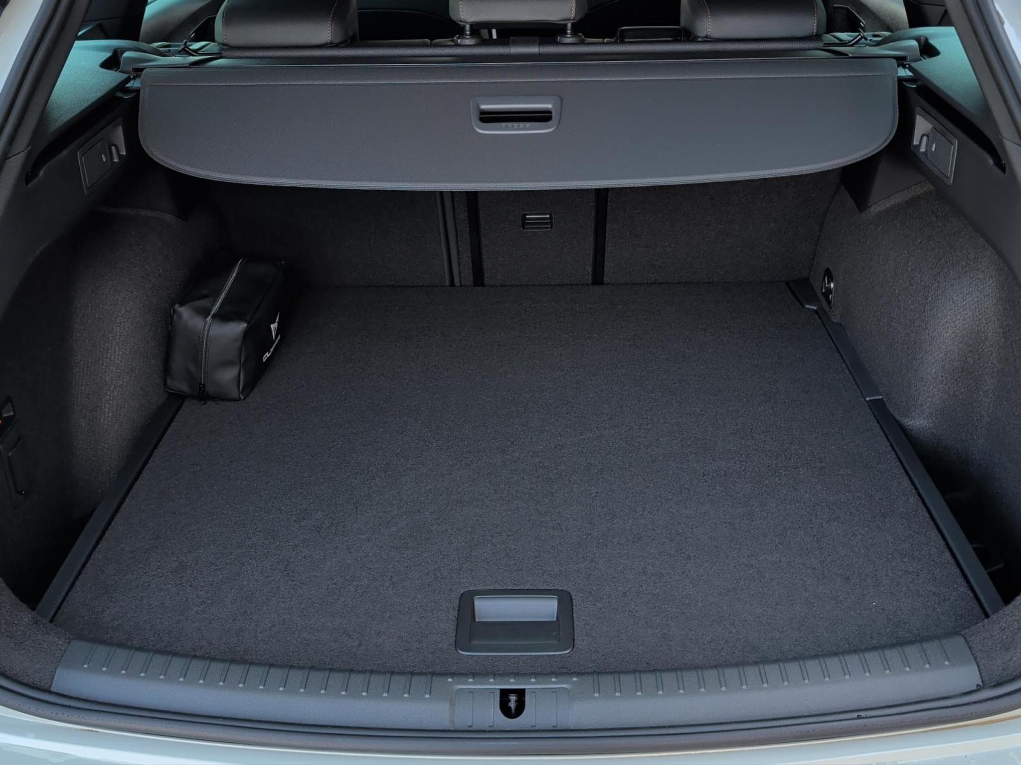 Cupra Leon e-TSI (2026) - Photo 17