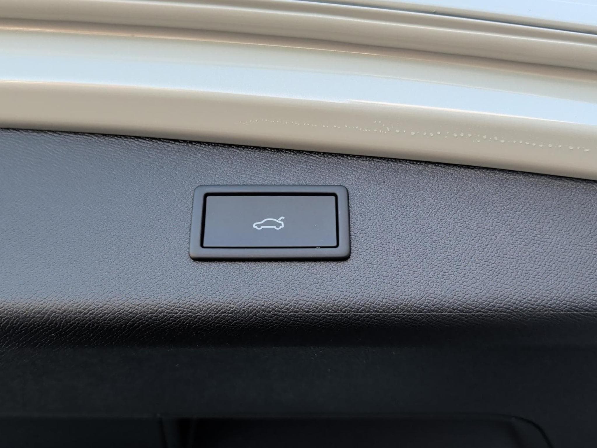 Cupra Leon e-TSI (2026) - Photo 20