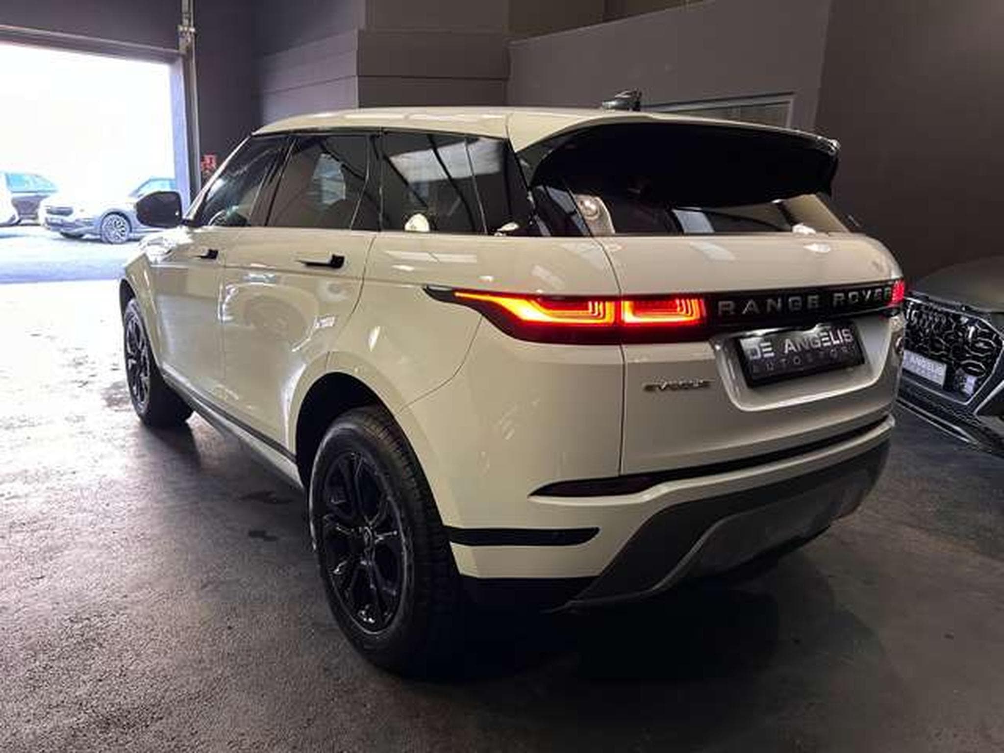Land-Rover Range Rover Evoque 2.0 D 160 AWD (2022) - Photo 6