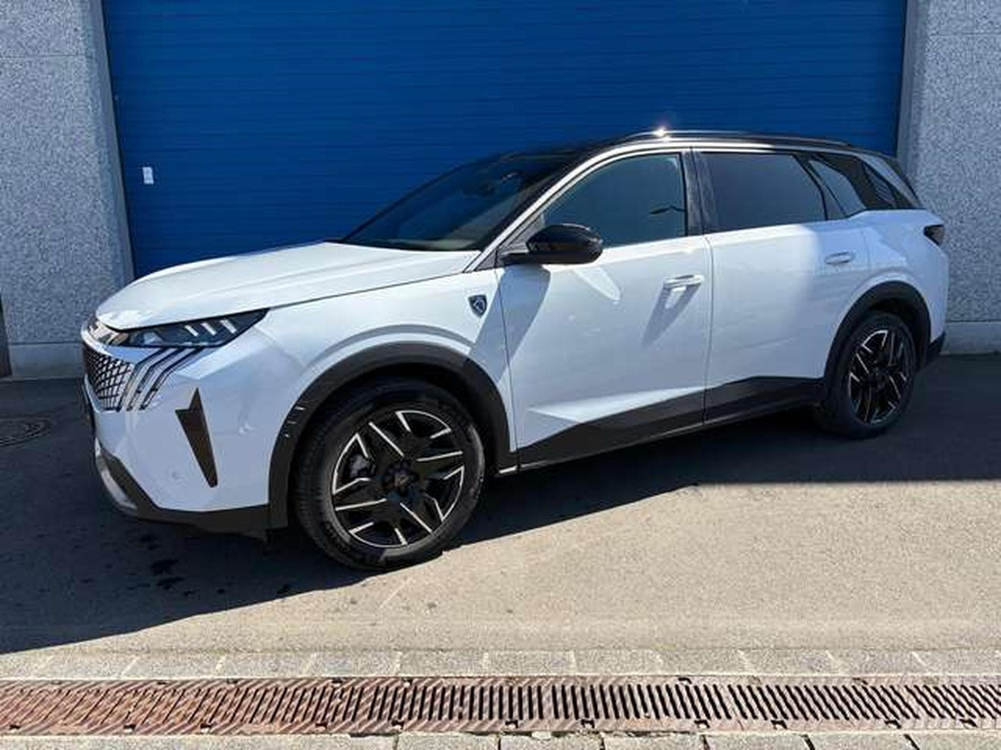 Peugeot 5008 5008 1.2 Turbo MHEV GT 7pl. (2025) - Foto 2