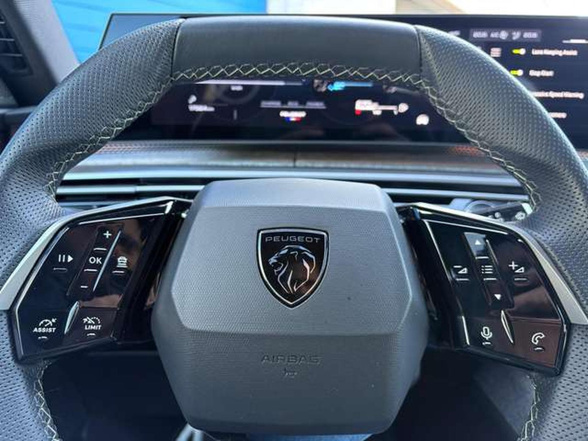 Peugeot 5008 5008 1.2 Turbo MHEV GT 7pl. (2025) - Foto 8