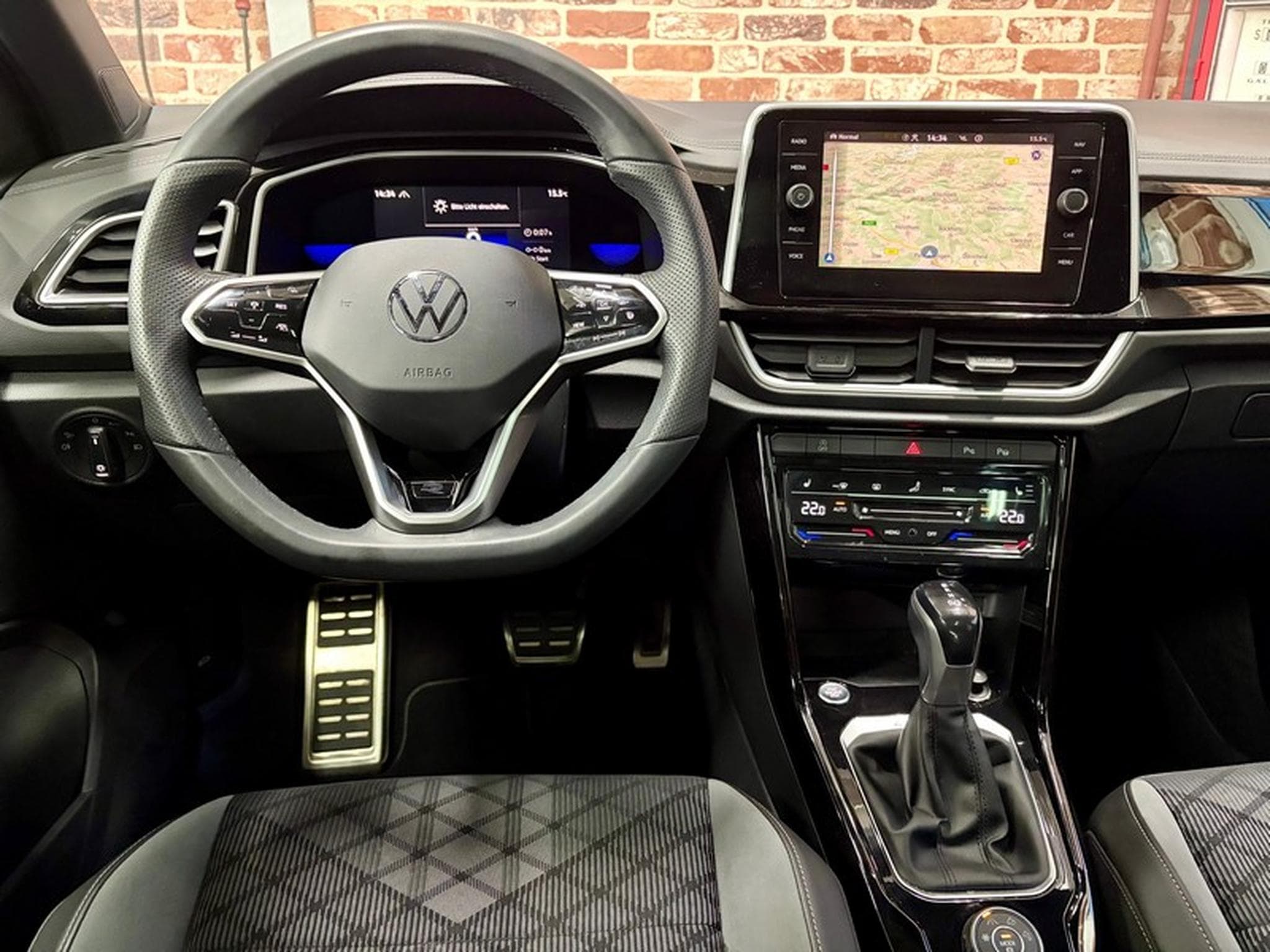 VW T-Roc T-Roc 2.0 TSi 190cv Auto 4Motion R-Line (2022) - Photo 4