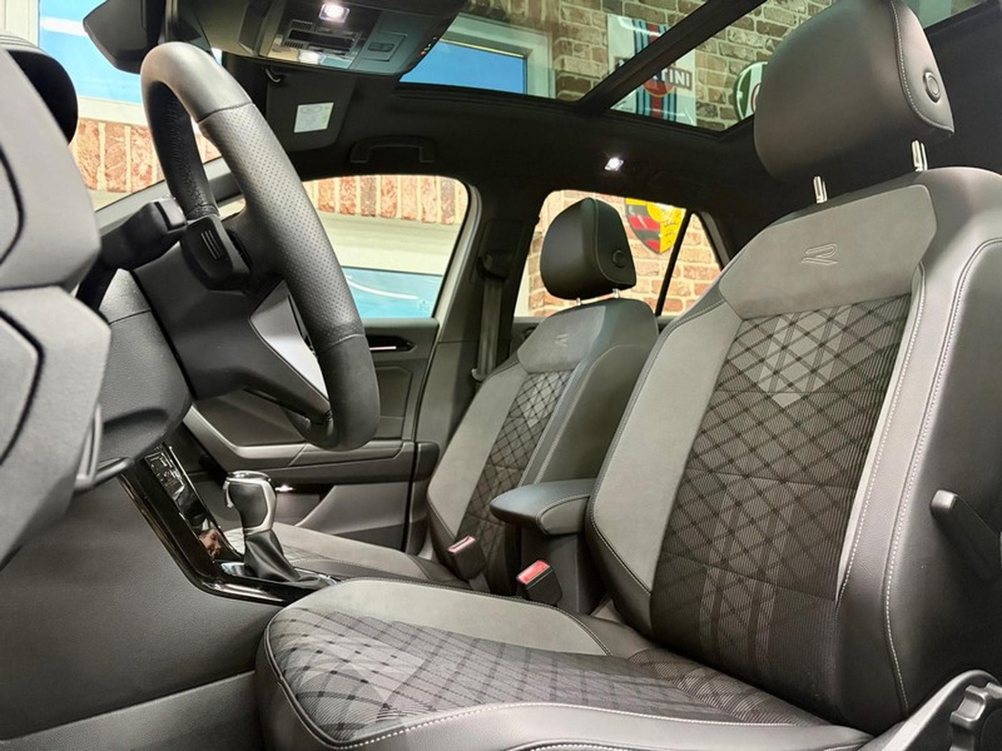 VW T-Roc T-Roc 2.0 TSi 190cv Auto 4Motion R-Line (2022) - Photo 5