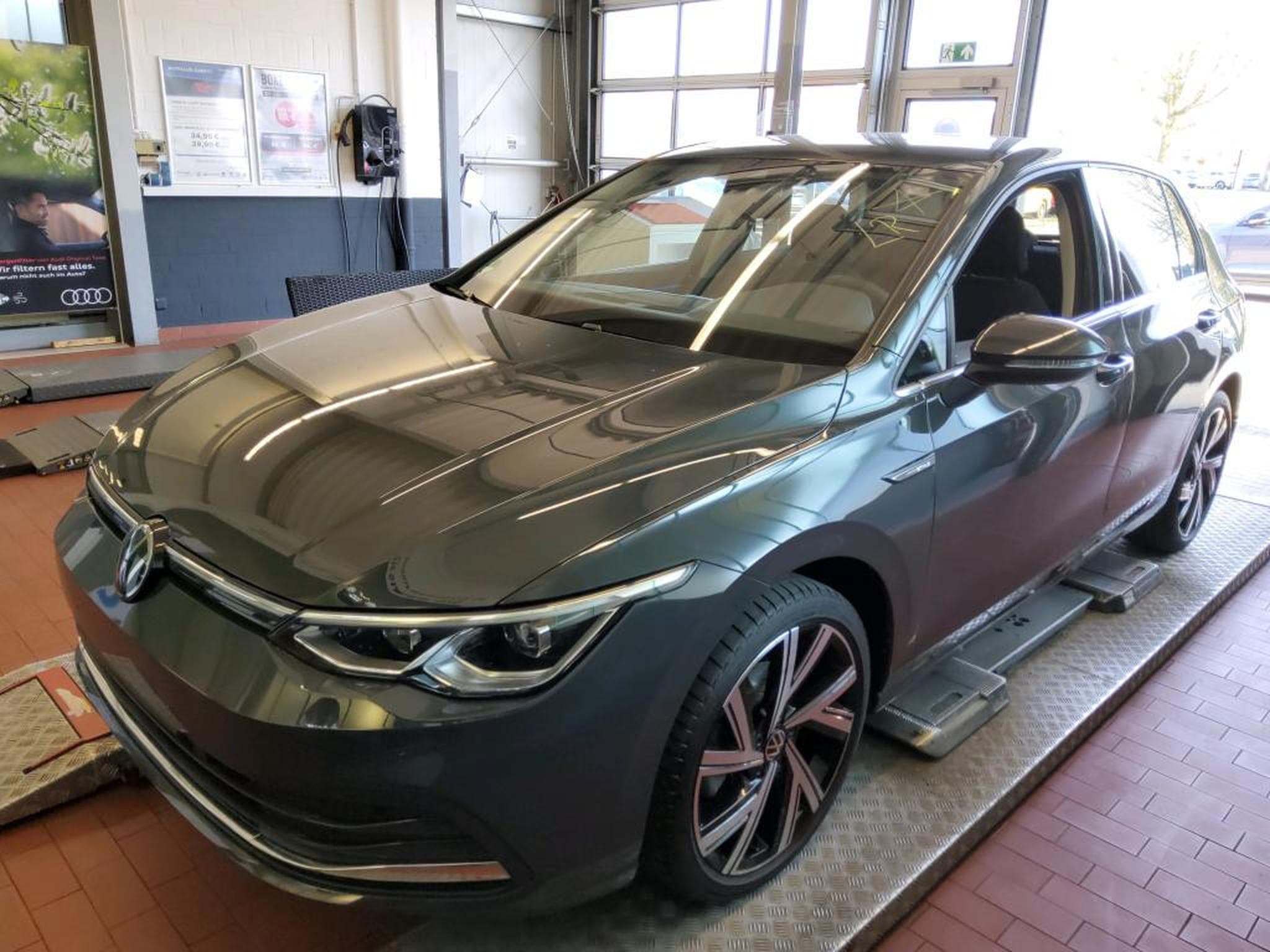 VW Golf Style 1.5 TSI 130 CV *BERGAMO* MASSAGE* CARPLAY * (2024) - Photo 1