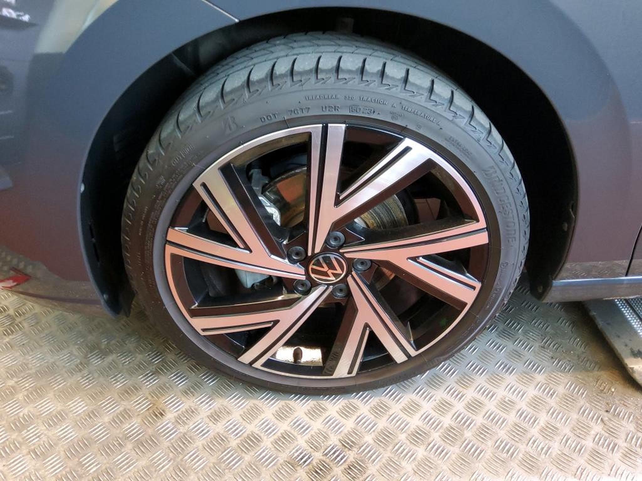 VW Golf Style 1.5 TSI 130 CV *BERGAMO* MASSAGE* CARPLAY * (2024) - Photo 10