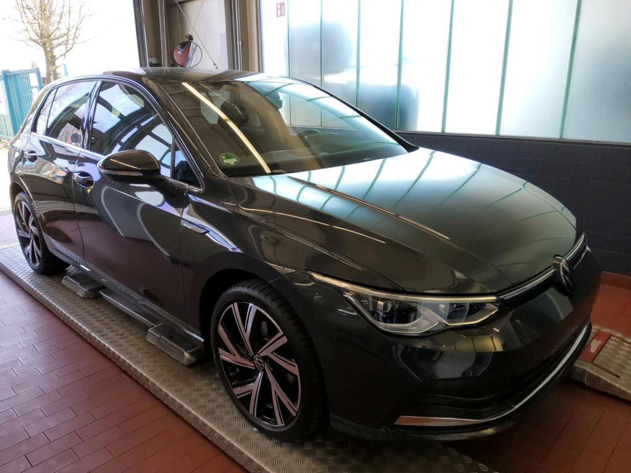 VW Golf Style 1.5 TSI 130 CV *BERGAMO* MASSAGE* CARPLAY * (2024) - Photo 3