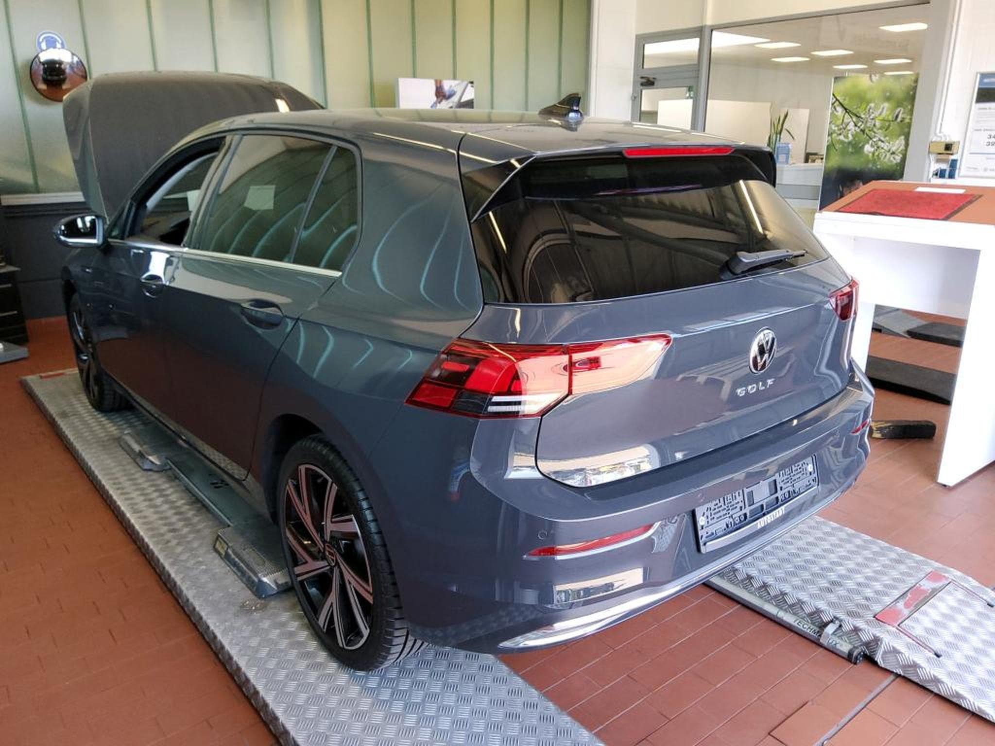 VW Golf Style 1.5 TSI 130 CV *BERGAMO* MASSAGE* CARPLAY * (2024) - Photo 4