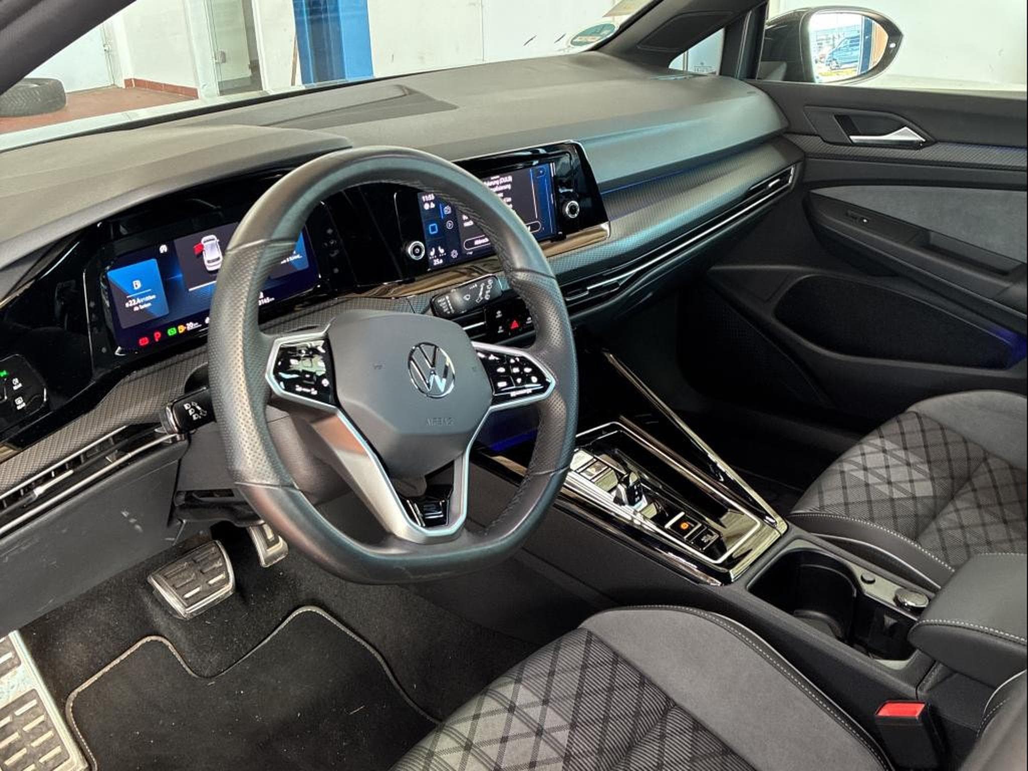 VW Golf R-Line 1.5 TSI 130 CV DSG7 *CAMERA* CARPLAY* (2024) - Photo 4