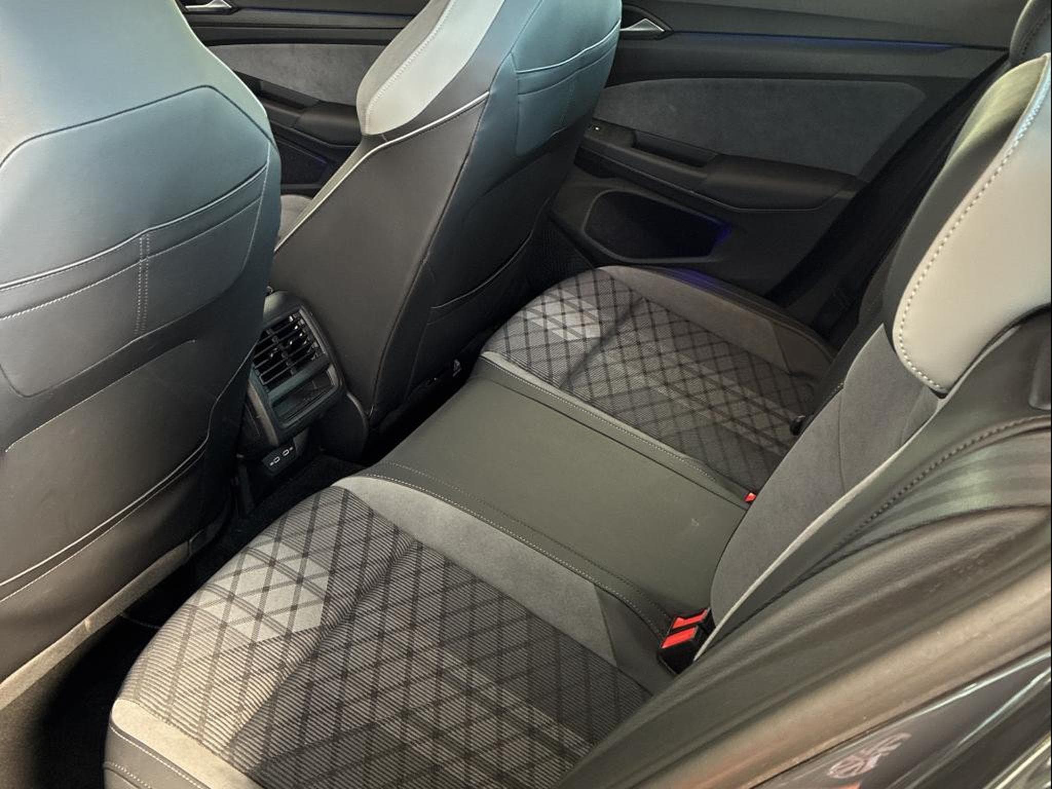 VW Golf R-Line 1.5 TSI 130 CV DSG7 *CAMERA* CARPLAY* (2024) - Photo 5