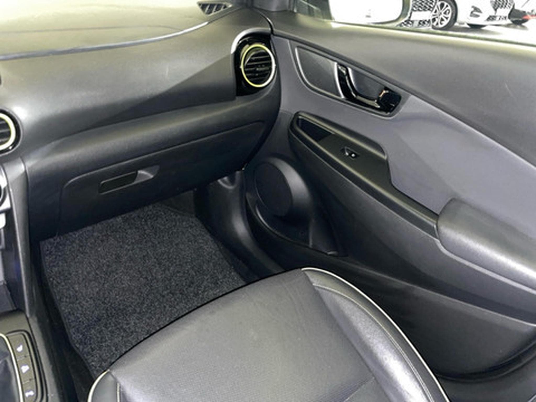 Hyundai Kona 1.0 T-GDI Techno 48V (2026) - Photo 9