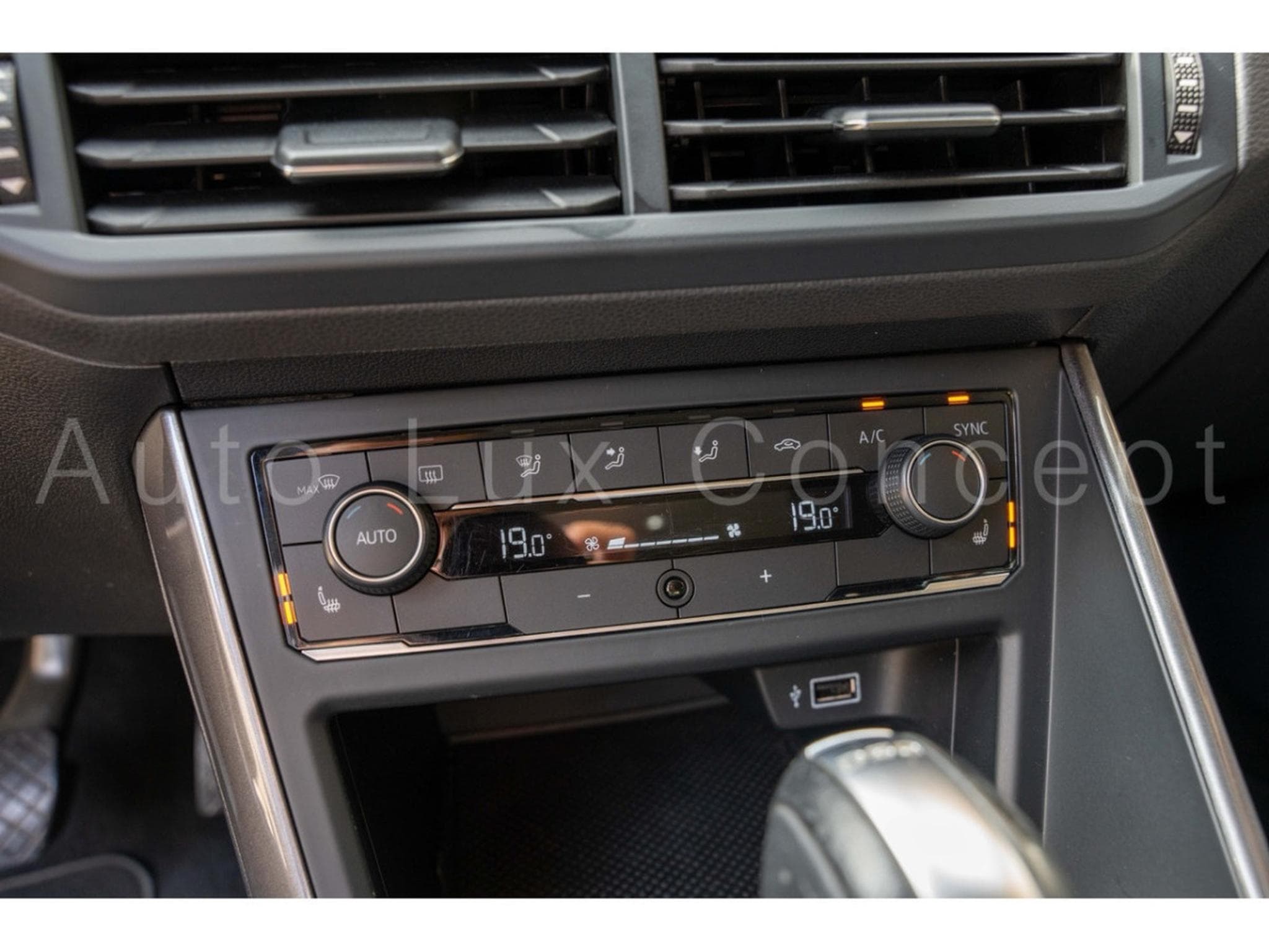 VW Polo 1.6 TDI R-Line DSG (2018) - Photo 29