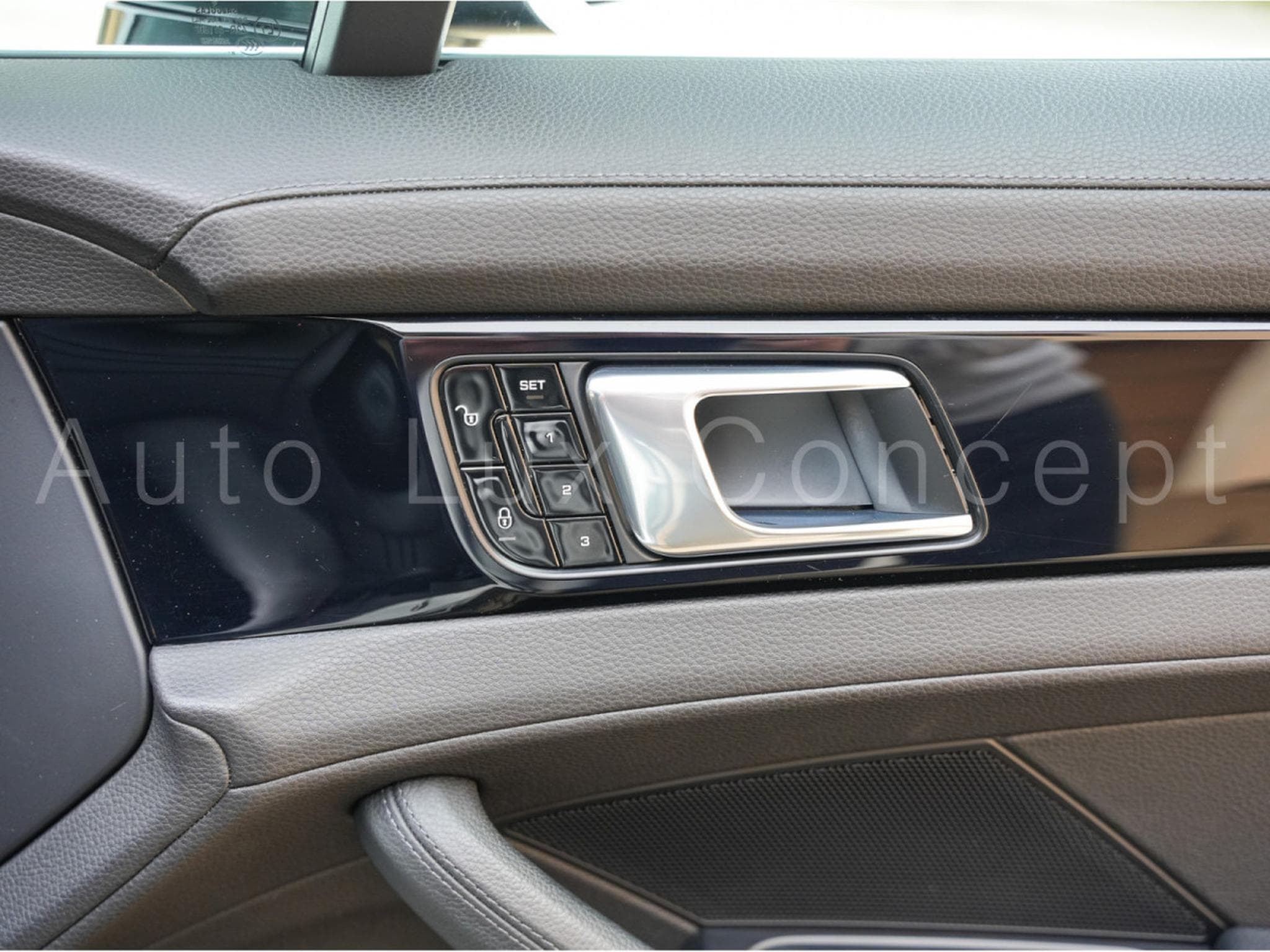 Porsche Panamera 4S Diesel (2017) - Photo 27