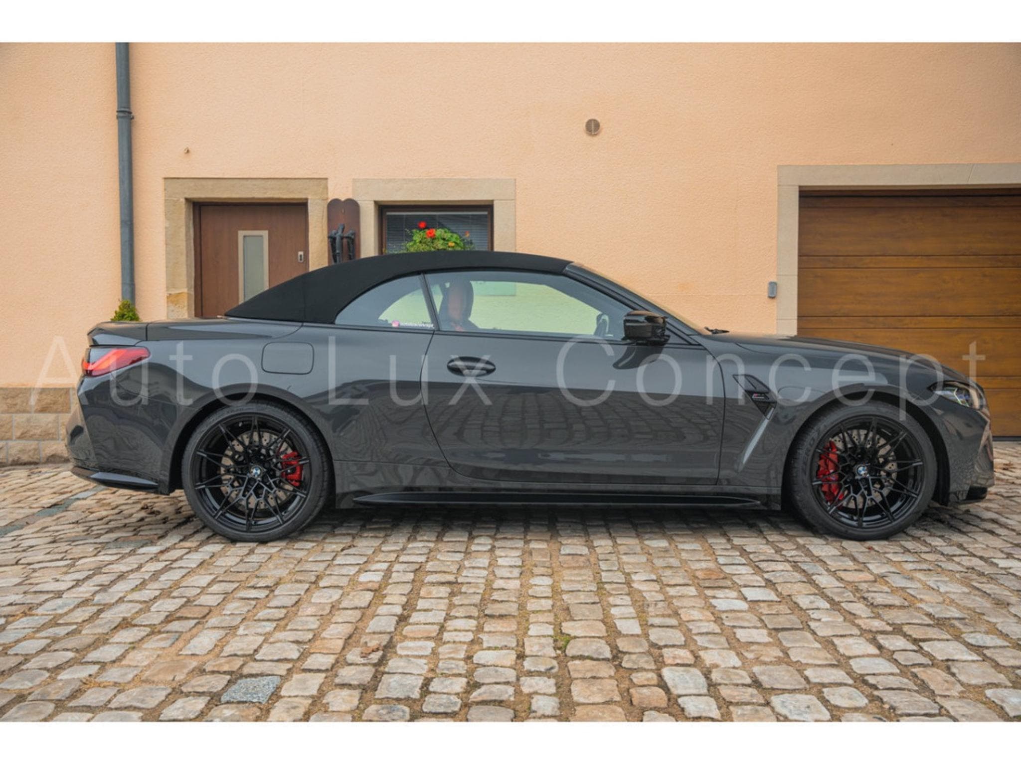 BMW M4 Competition M xDrive Cabriolet (2022) - Photo 27