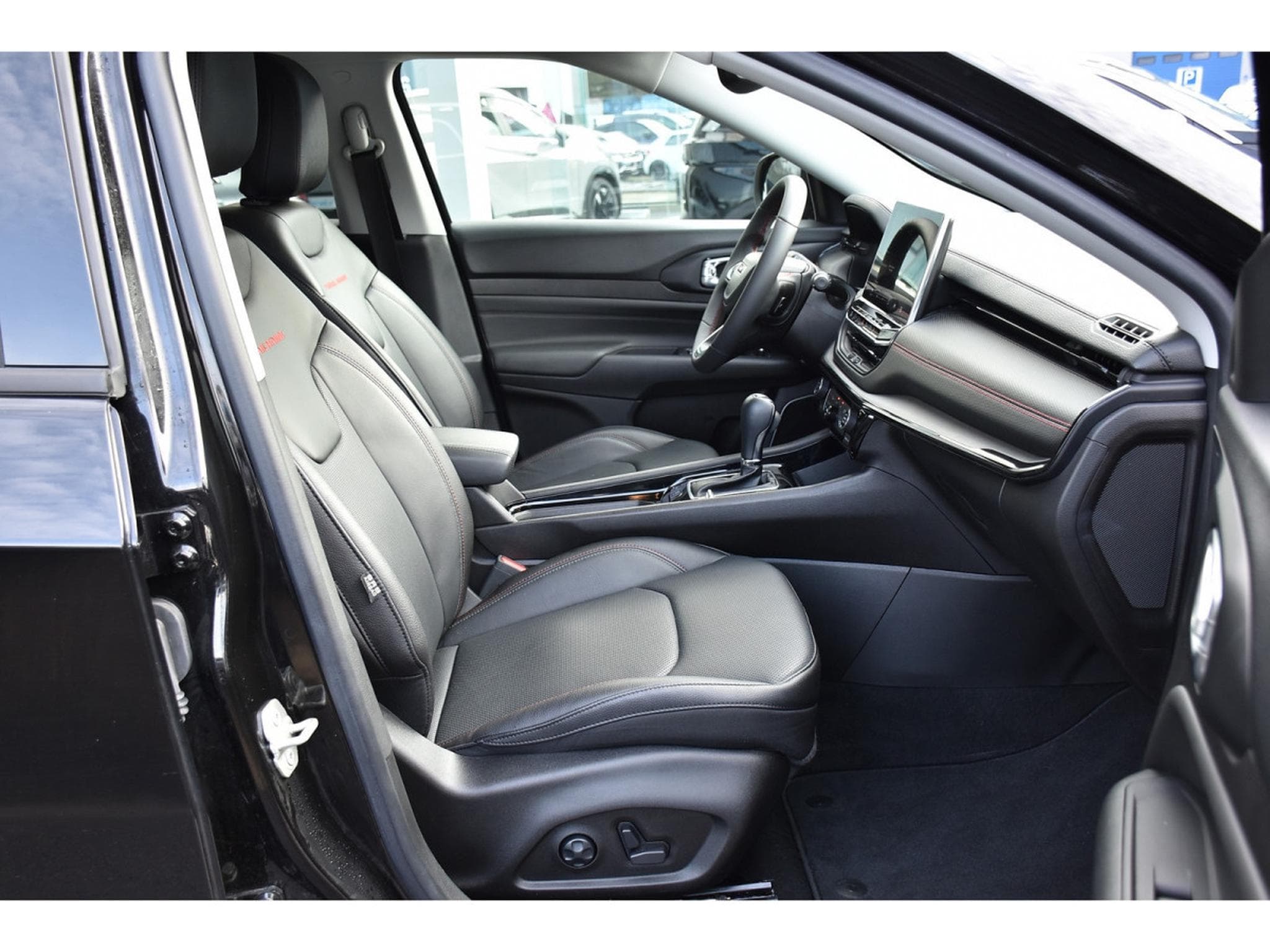 Jeep Compass 1.3 Turbo T4 PHEV eAWD Trailhawk CUIR MEMO LANE CAM 1° MAIN (2024) - Foto 7