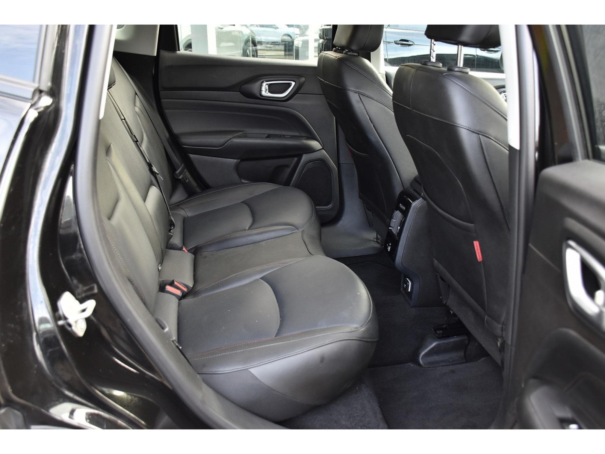 Jeep Compass 1.3 Turbo T4 PHEV eAWD Trailhawk CUIR MEMO LANE CAM 1° MAIN (2024) - Foto 8