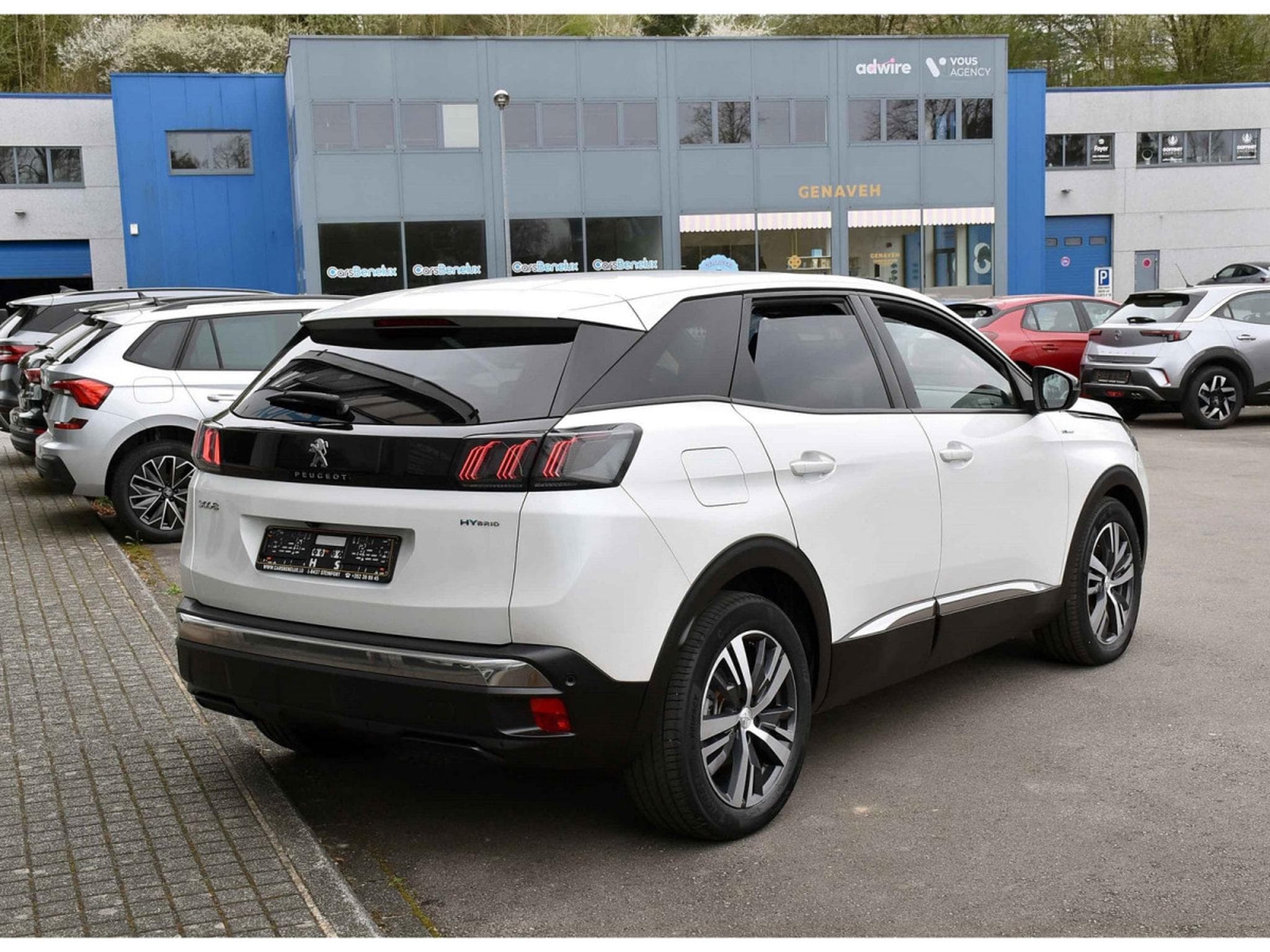 Peugeot 3008 1.6 Hybrid PHEV 224 Allure e-EAT8 LANE SIDE CAM 1° MAIN (2023) - Foto 4