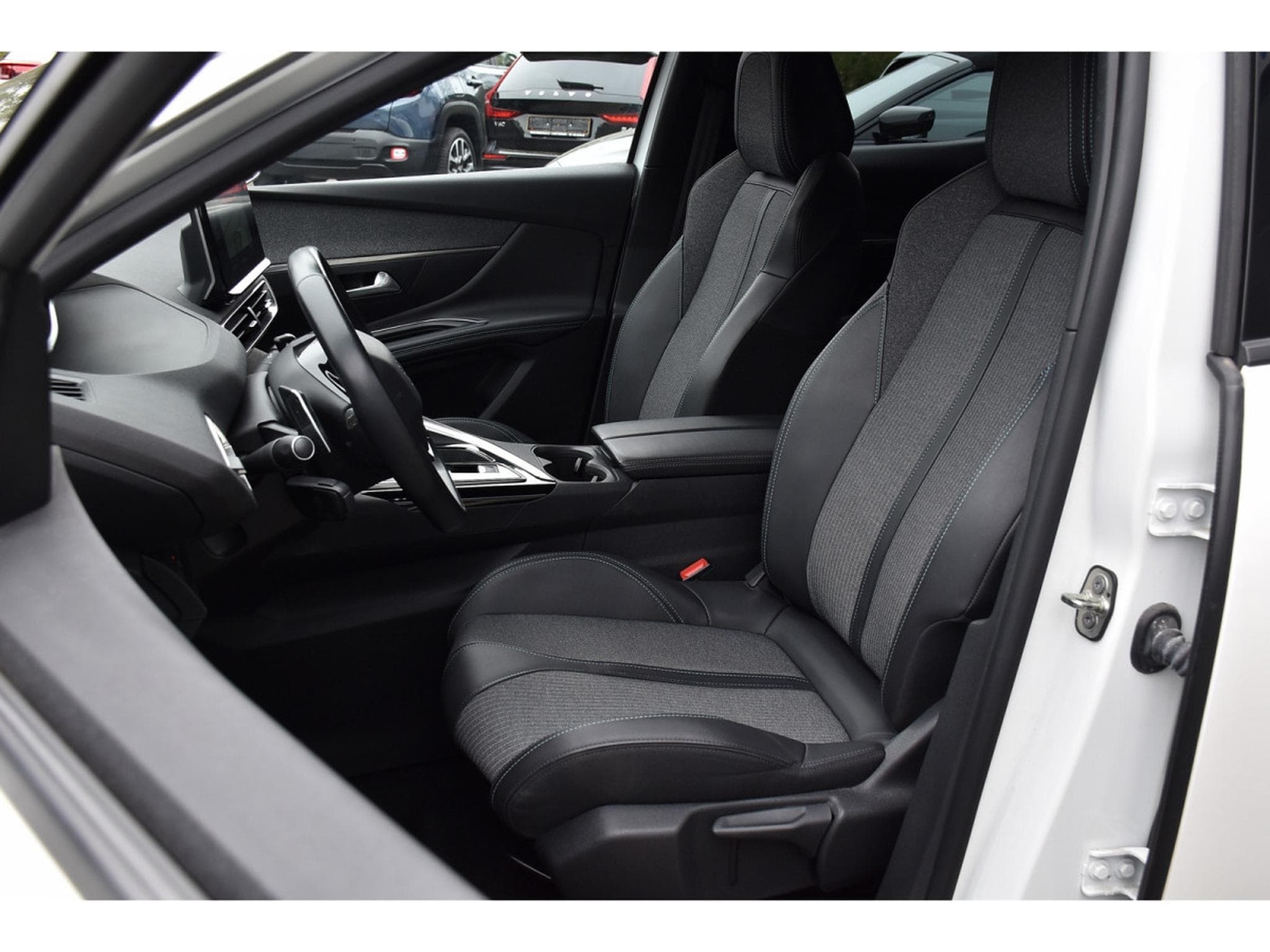 Peugeot 3008 1.6 Hybrid PHEV 224 Allure e-EAT8 LANE SIDE CAM 1° MAIN (2023) - Foto 6