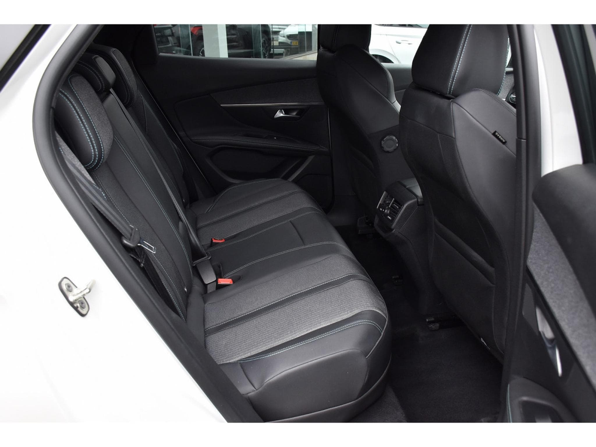 Peugeot 3008 1.6 Hybrid PHEV 224 Allure e-EAT8 LANE SIDE CAM 1° MAIN (2023) - Foto 8