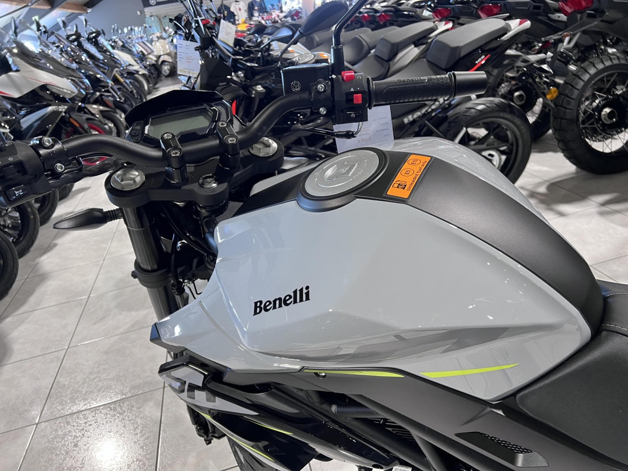 Benelli BN GRIS (2026) - Foto 6