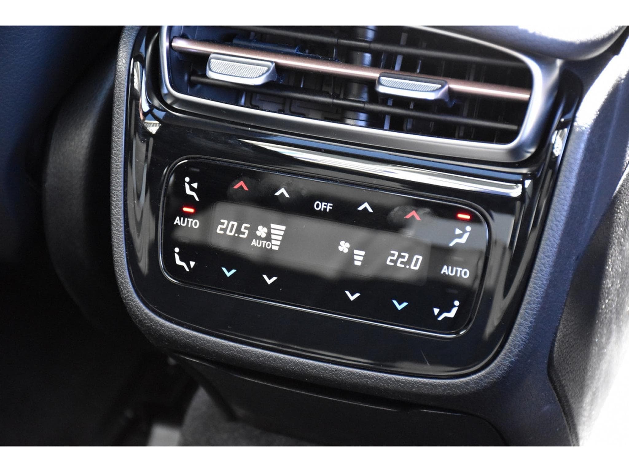 Mercedes EQE 300 AMG Line AIRMATIC DISTR CUIR MEMO PANO BURMESTER CAM360 (2025) - Foto 22