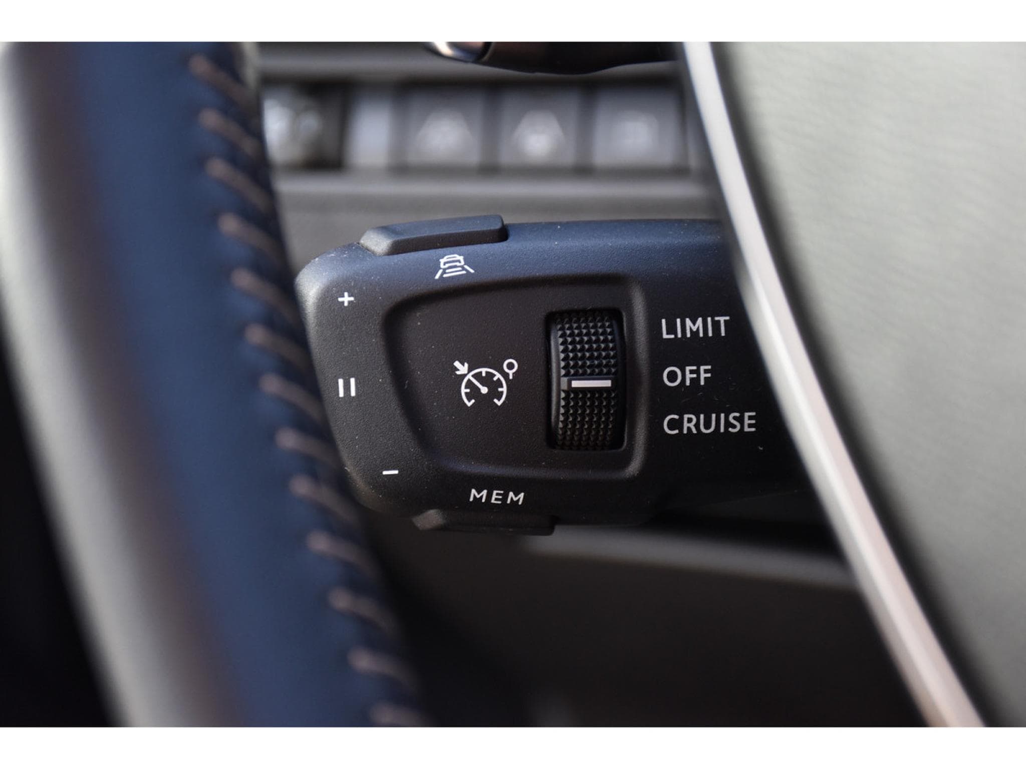 Peugeot 3008 1.6 Hybrid PHEV 180 Allure e-EAT8 ACC LANE SIDE CAM 1° MAIN (2024) - Foto 17