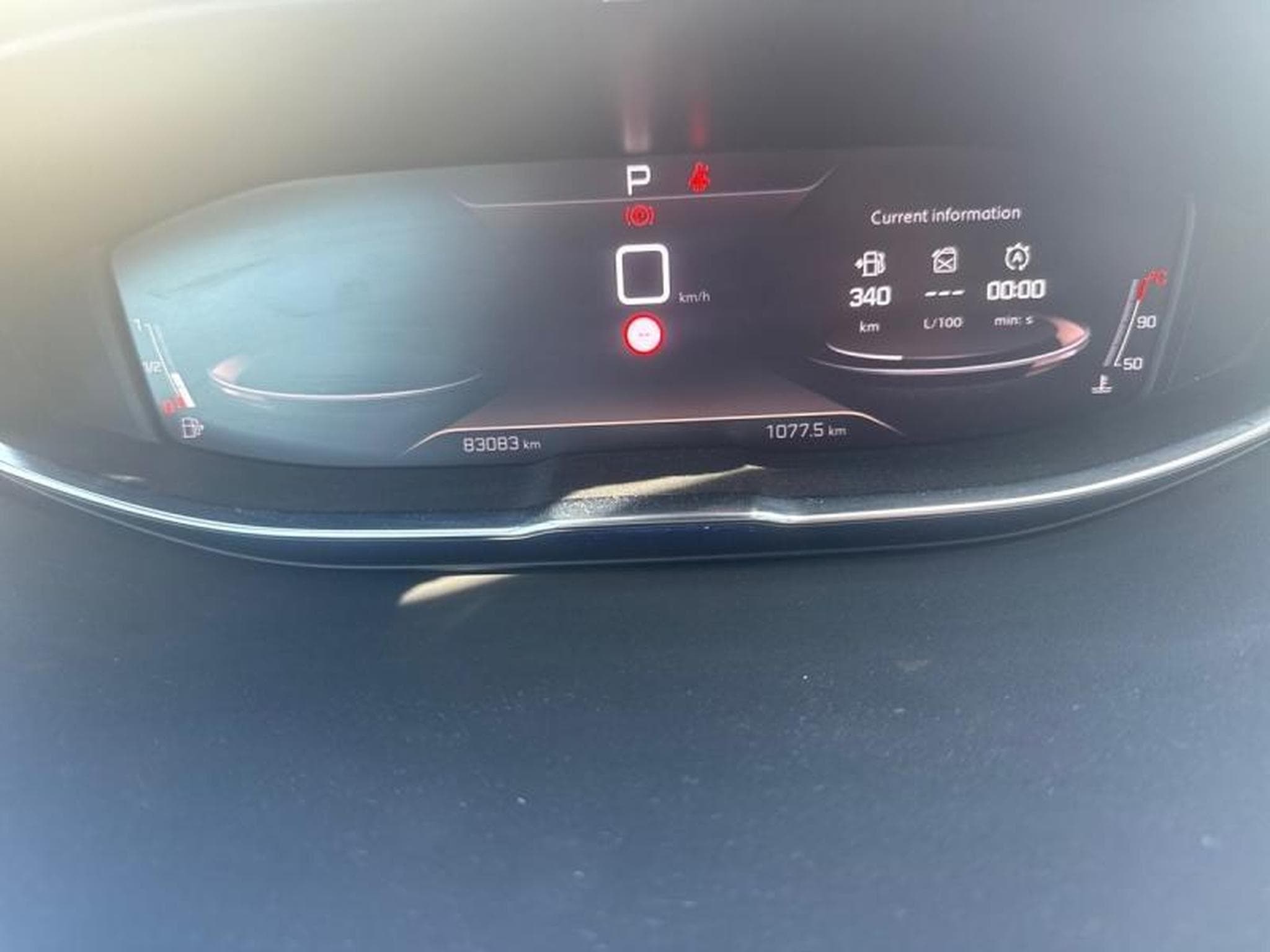 PEUGEOT 5008 2.0 BlueHDi 180ch S&S GT EAT8 (2021) - Photo 4