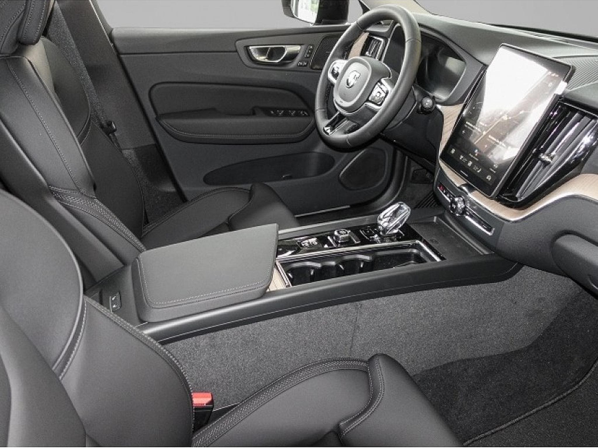 Volvo XC60 (2025) - Photo 3