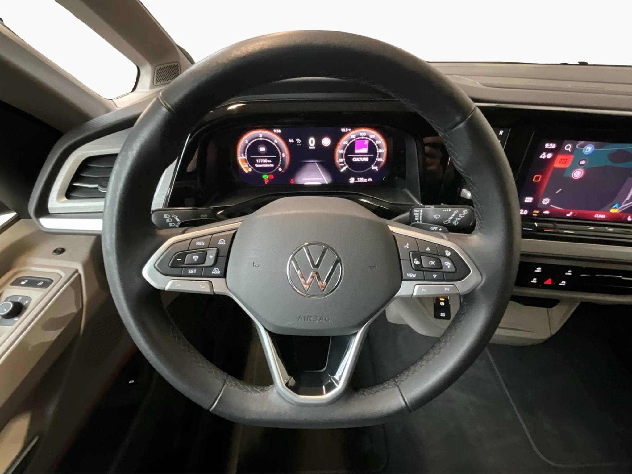 VW T7 Style+DSG+7sitze+Pano+Bulli (2025) - Foto 10