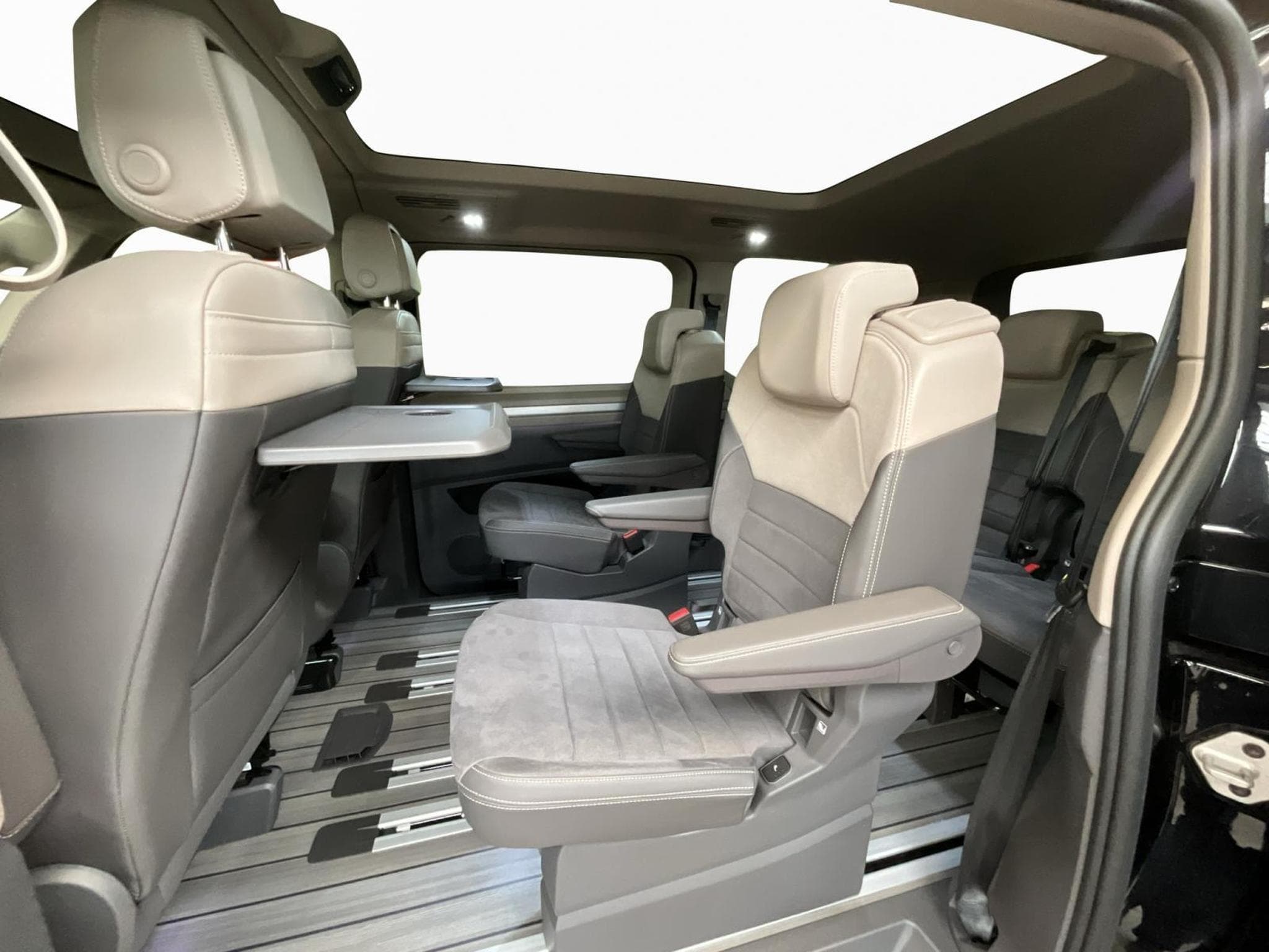 VW T7 Style+DSG+7sitze+Pano+Bulli (2025) - Foto 16