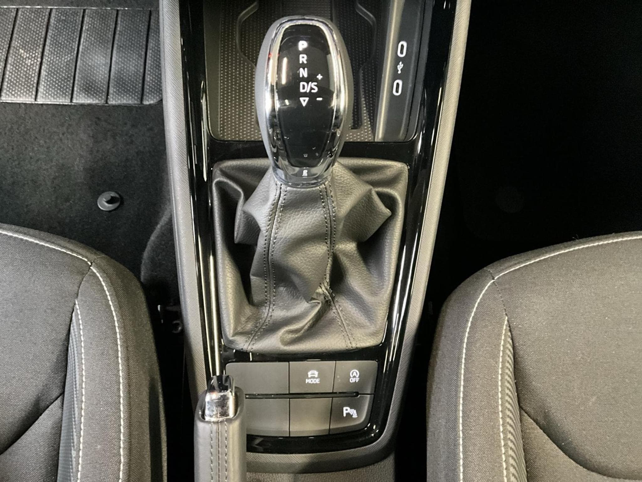 Skoda Kamiq Monte-Carlo+DSG+Pano+Navi+Pack&Go (2024) - Photo 12