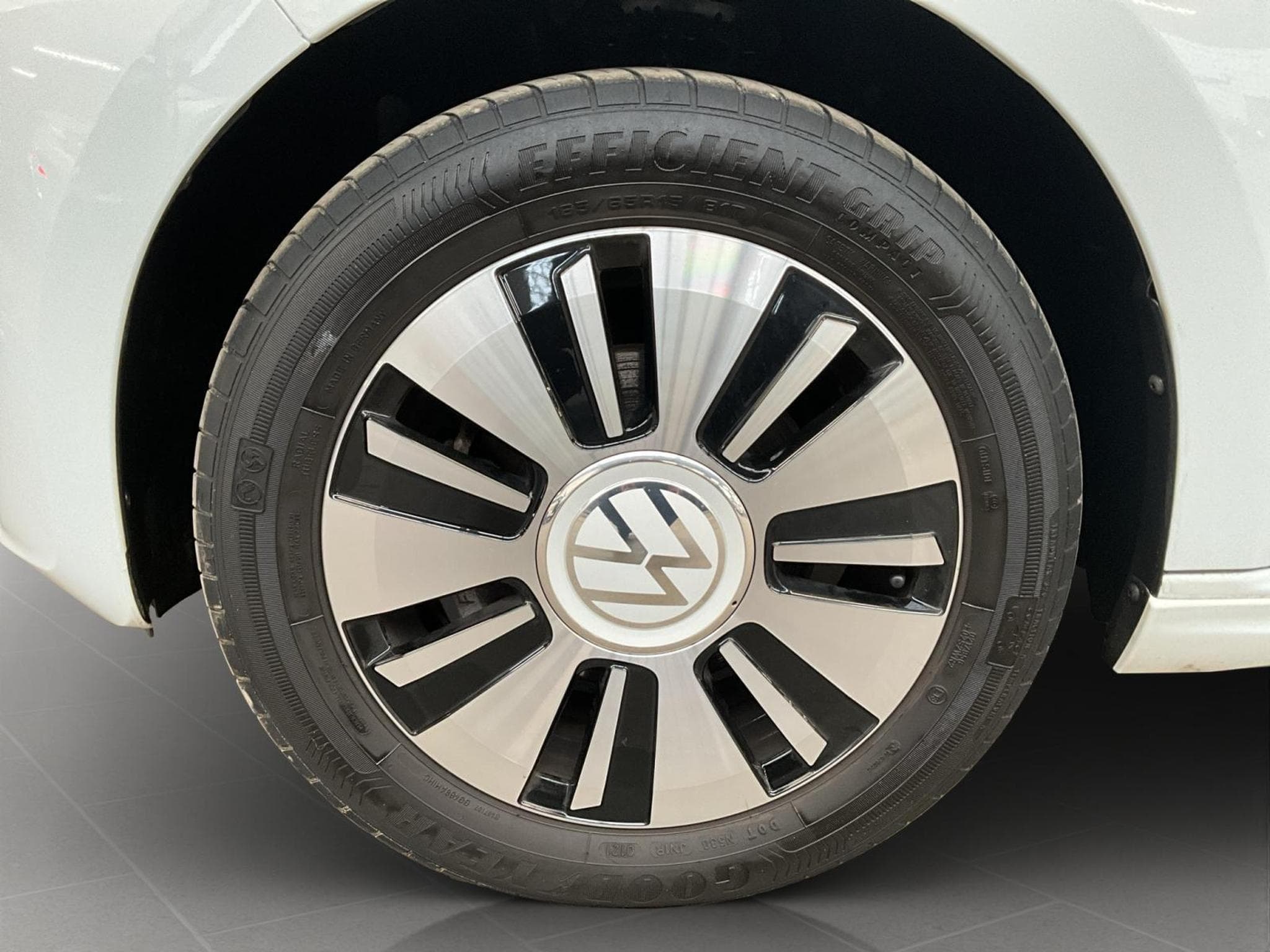 VW UP 32kWh+Style+P.Conf.+P.Ass.+Sound (2021) - Foto 8