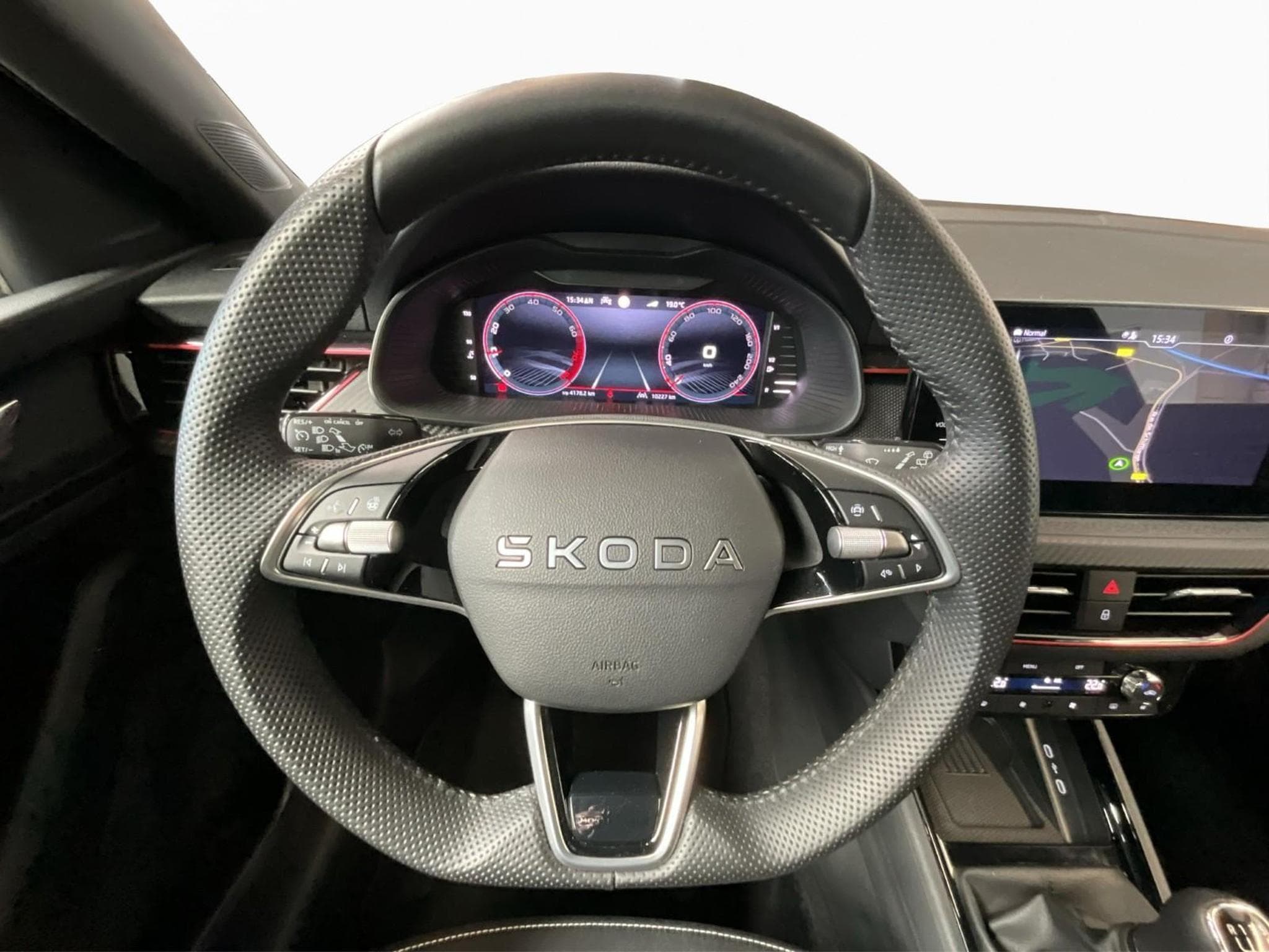 Skoda Scala Monte-Carlo+Led+Pano+Navi+DAB (2025) - Foto 10