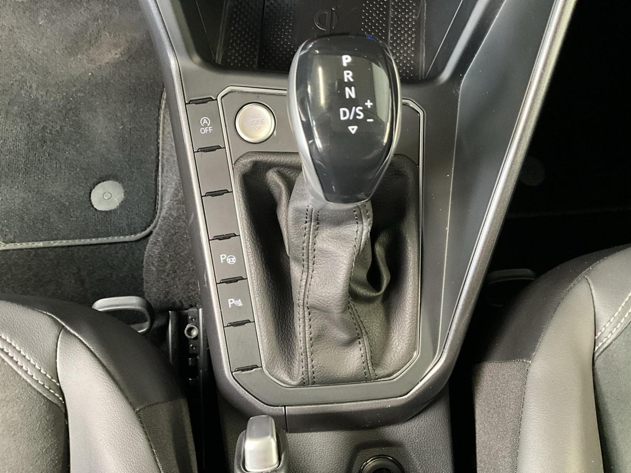 VW Taigo Style+DSG+LED+AHK+Navi (2022) - Foto 12