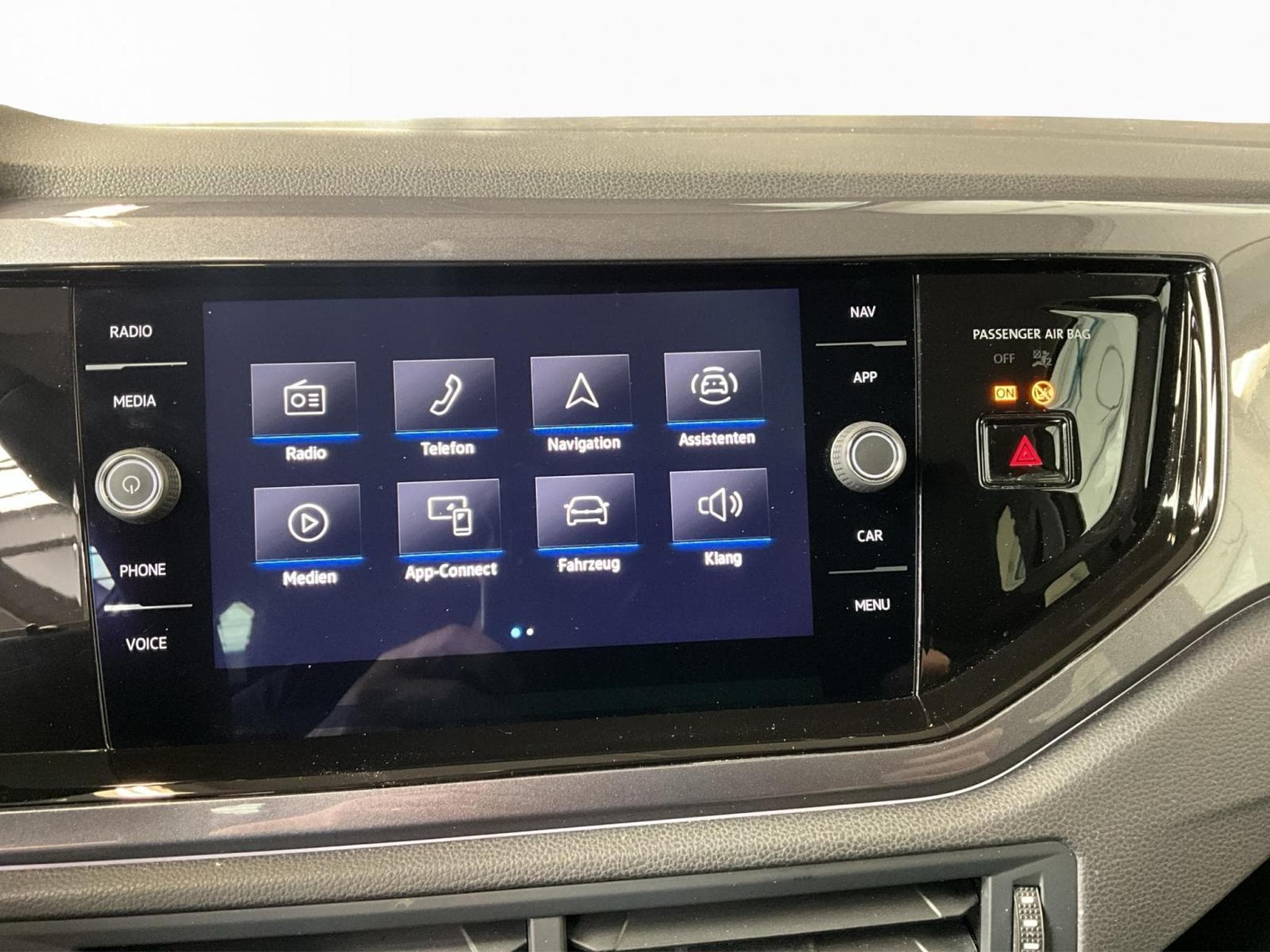 VW Taigo Style+DSG+LED+AHK+Navi (2022) - Foto 13