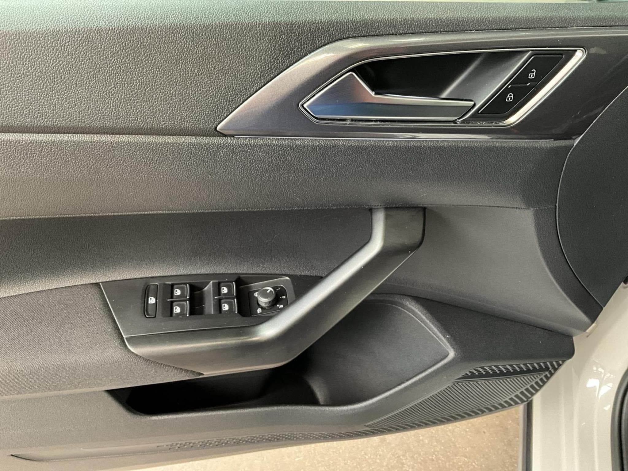 VW Taigo Style+DSG+LED+AHK+Navi (2022) - Foto 14