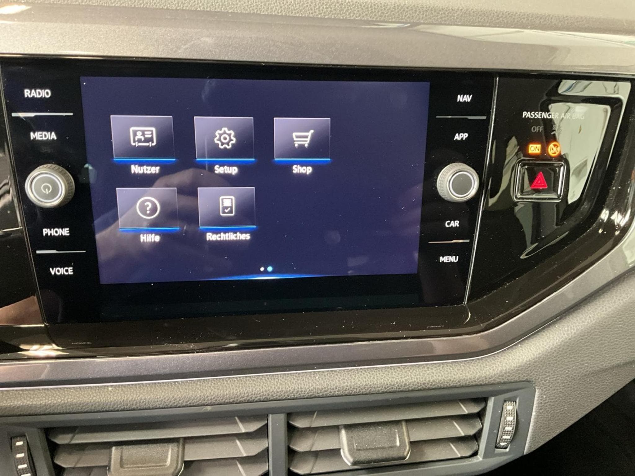 VW Taigo Style+DSG+LED+AHK+Navi (2022) - Foto 18