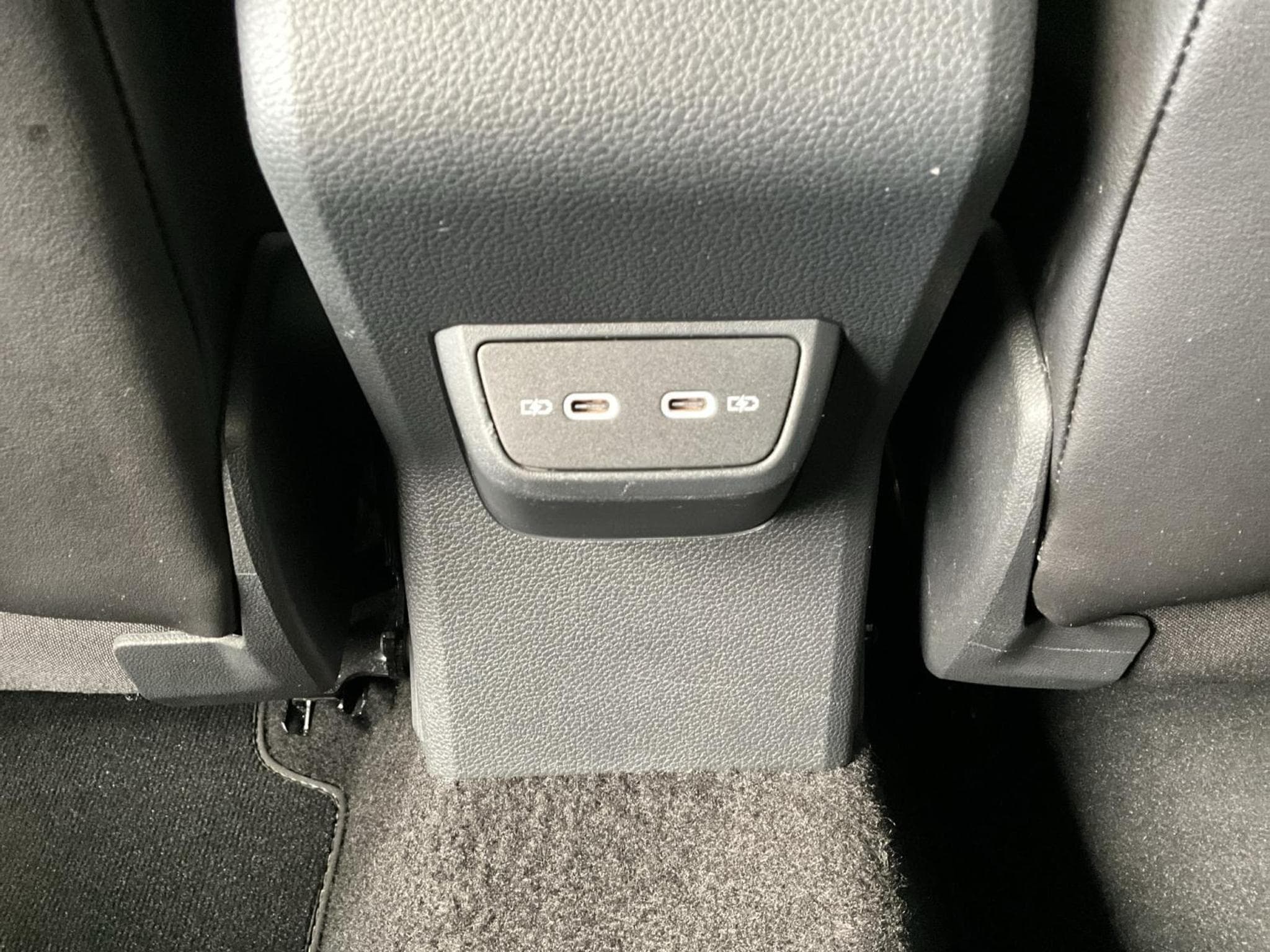 VW Taigo Style+DSG+LED+AHK+Navi (2022) - Foto 20