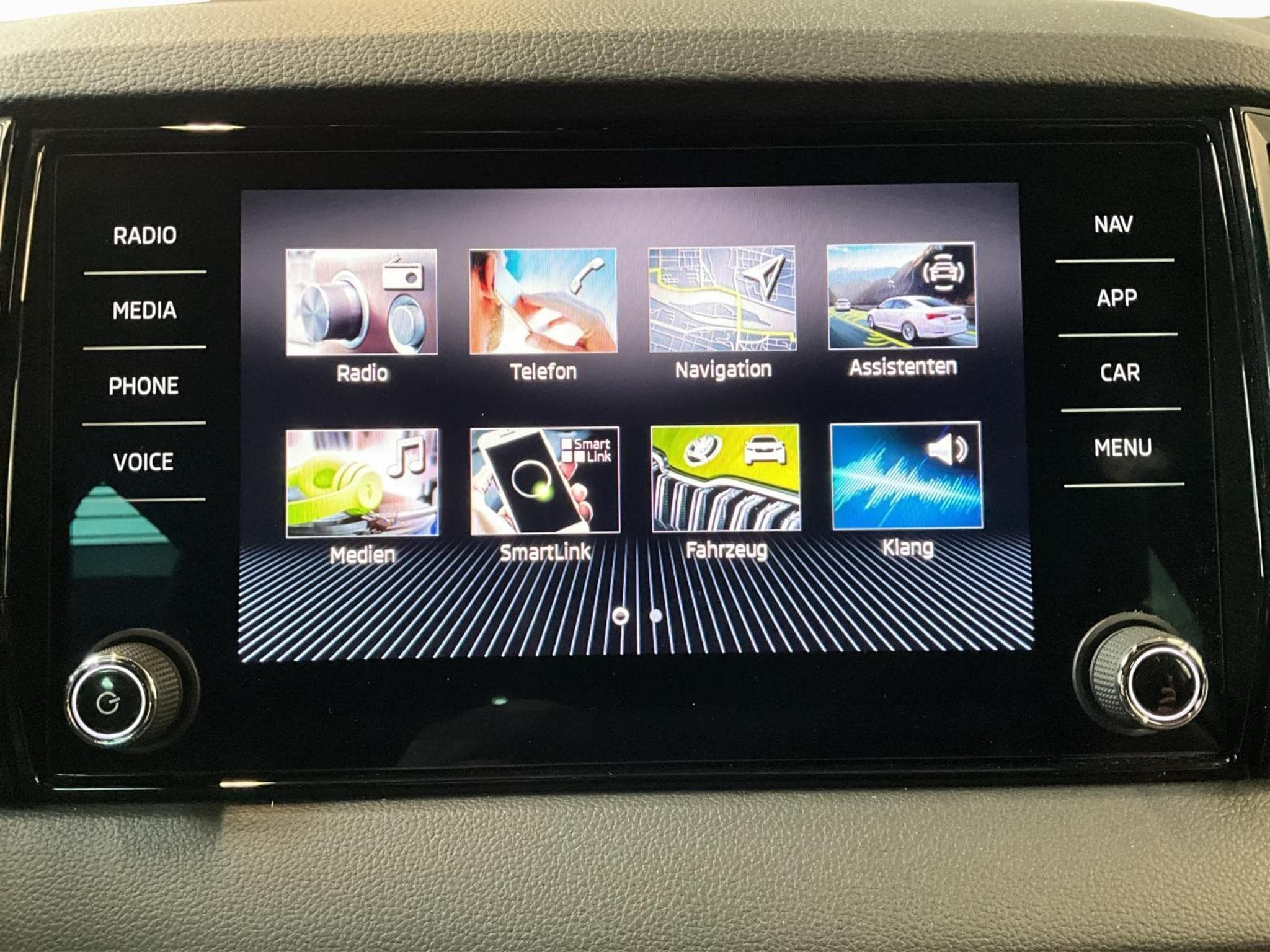 Skoda Karoq Sportline+DSG+4x4+SUITE+Kessy+ACC (2024) - Foto 15