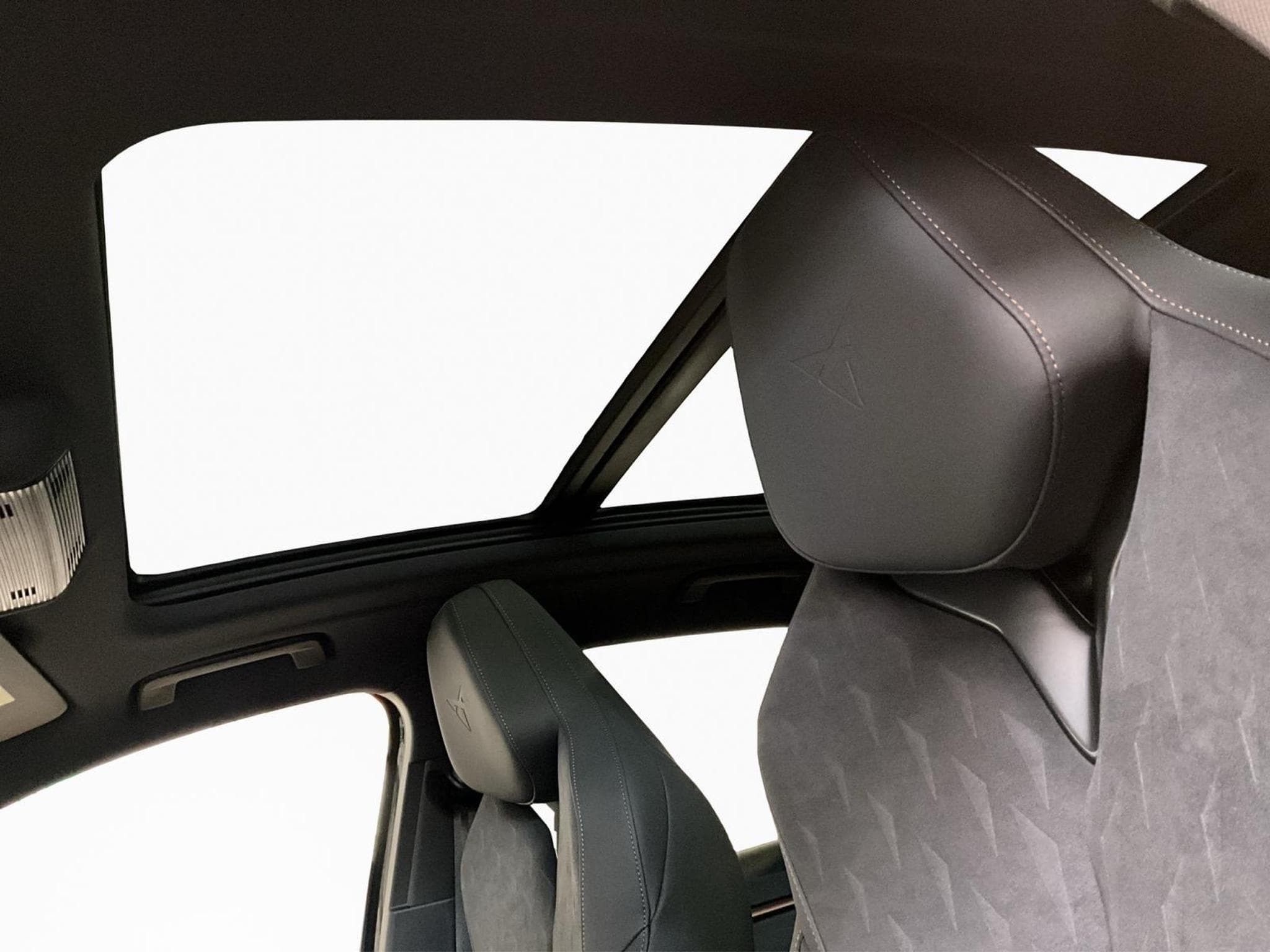 Cupra Terramar Pure-Perf+DSG+LED+Skyline (2025) - Foto 15