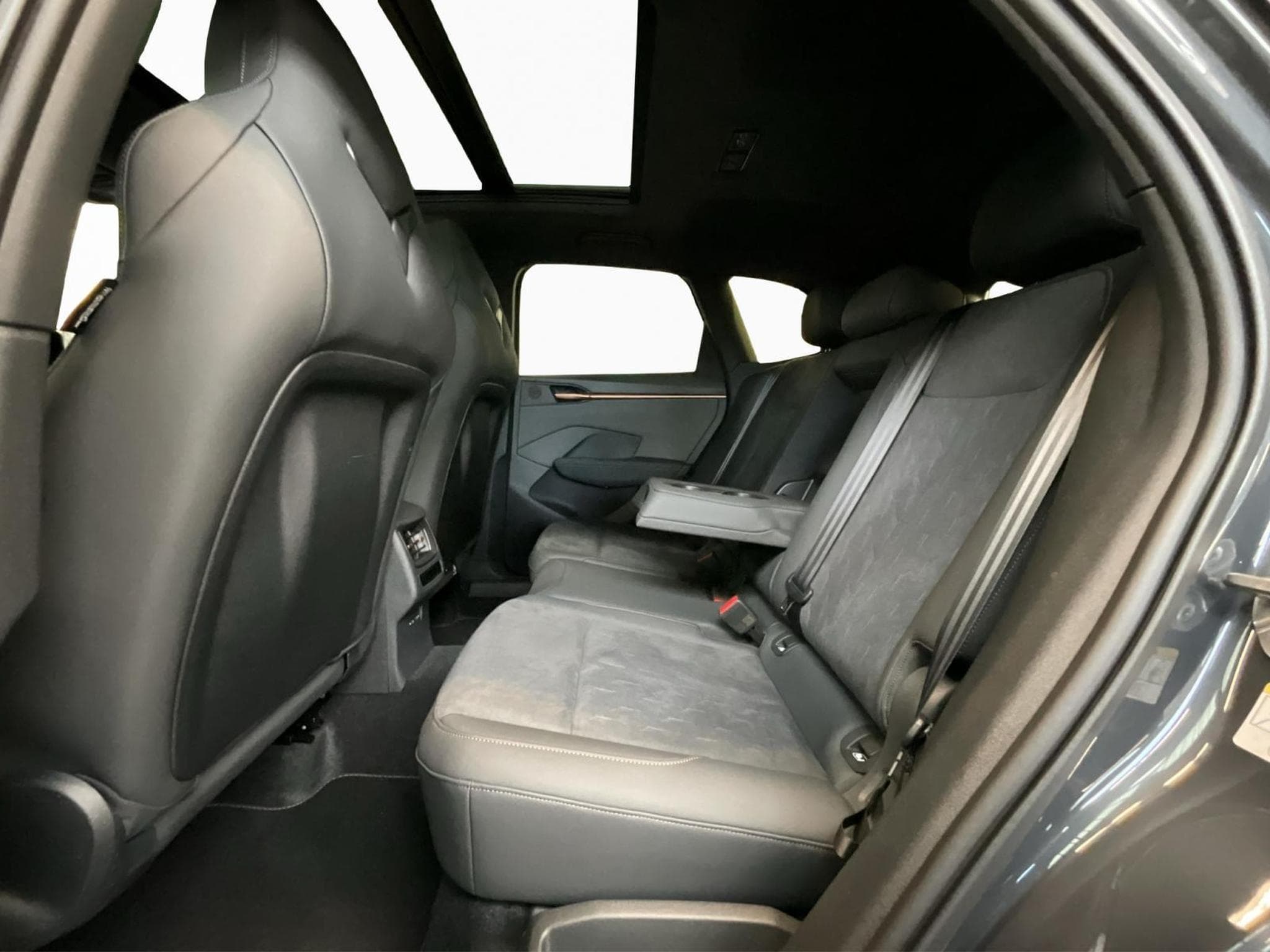 Cupra Terramar Pure-Perf+DSG+LED+Skyline (2025) - Foto 16