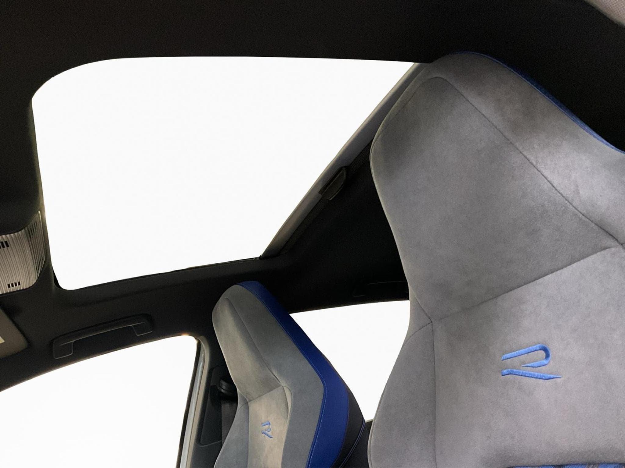 VW Golf R+Perf+DSG+4M+Pano+Led (2025) - Foto 15