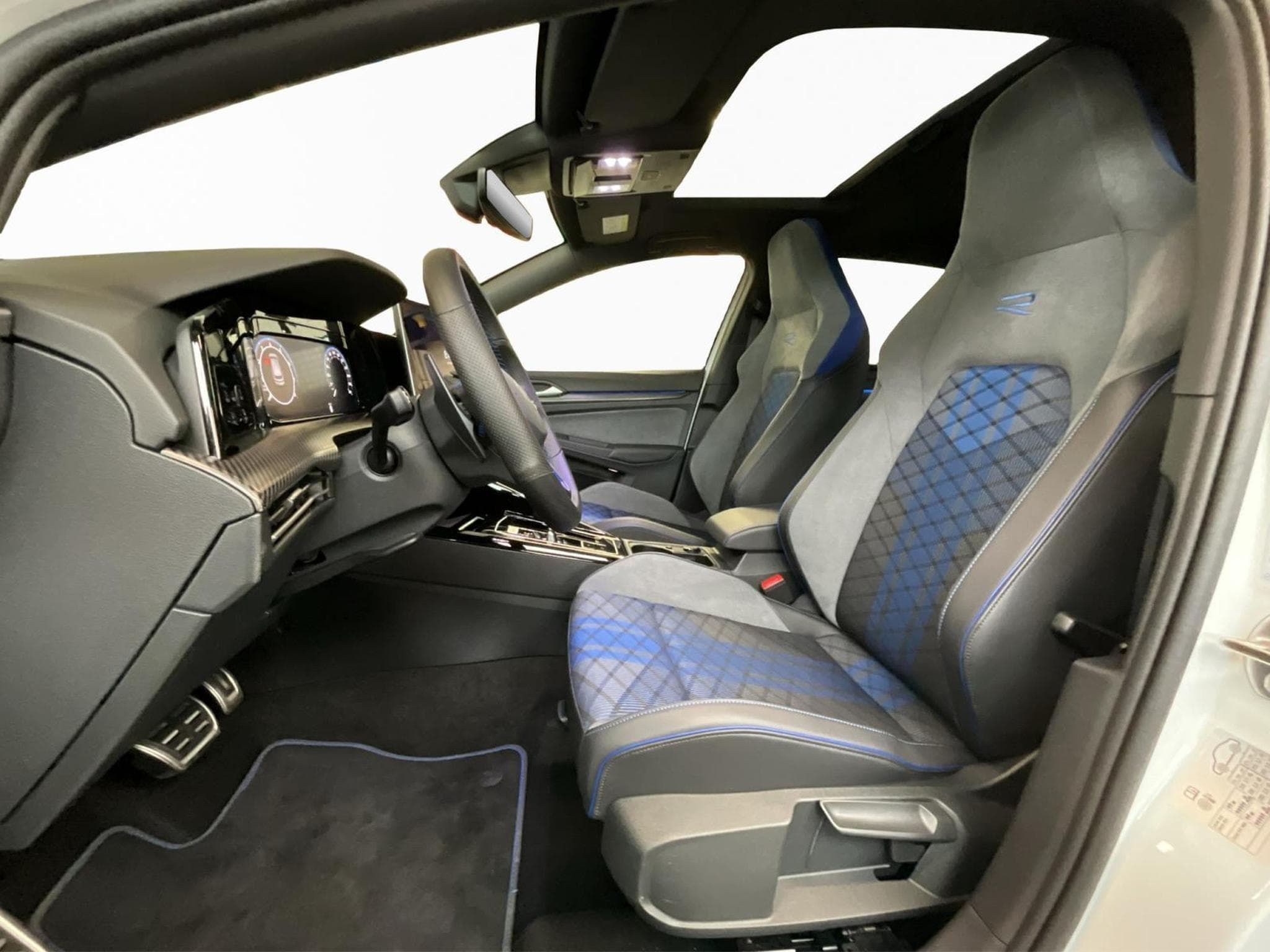 VW Golf R+Perf+DSG+4M+Pano+Led (2025) - Foto 9