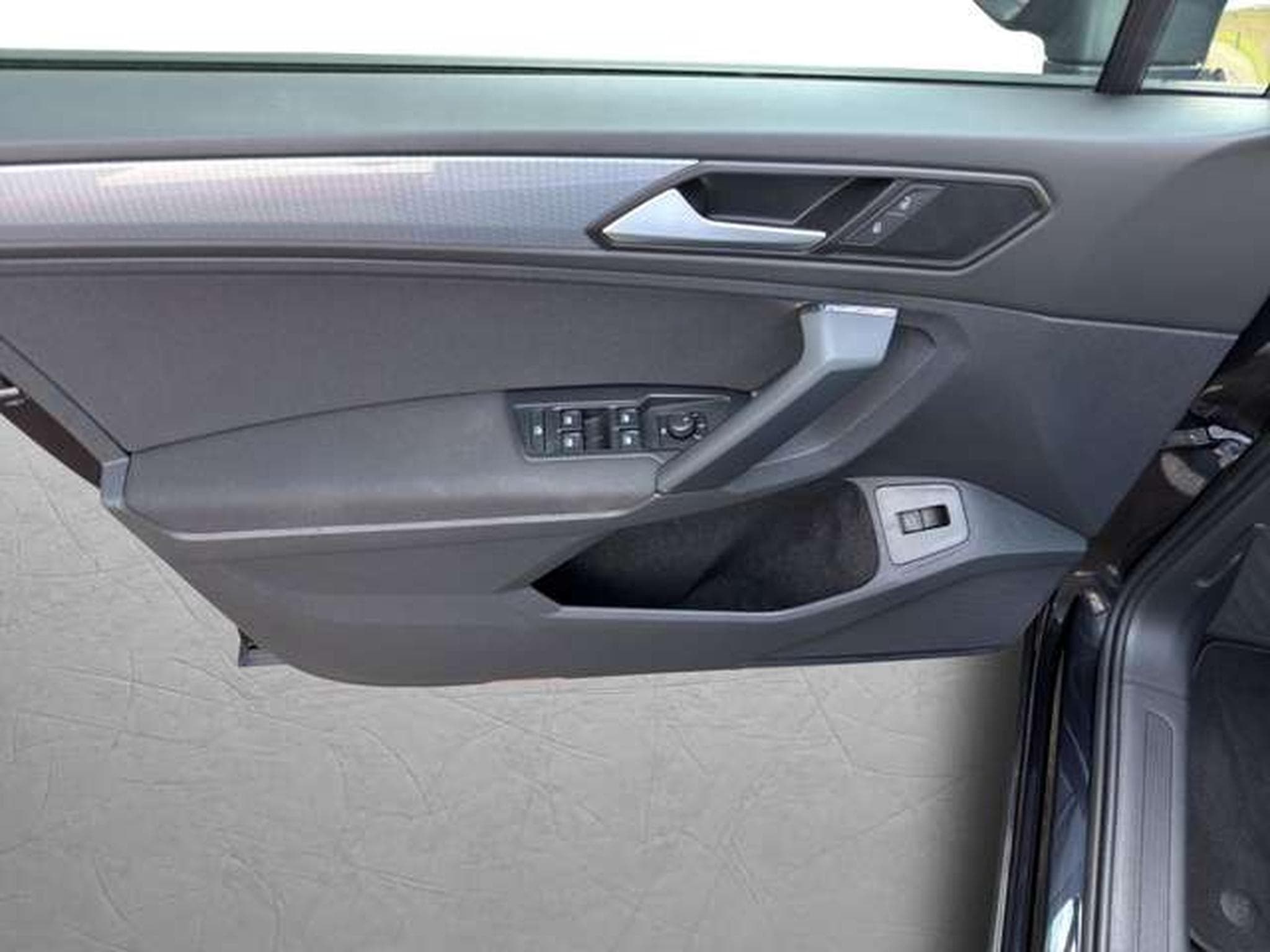 VW Tiguan Life DSG/Navi/AHK/ACC/Matrix (2023) - Photo 16