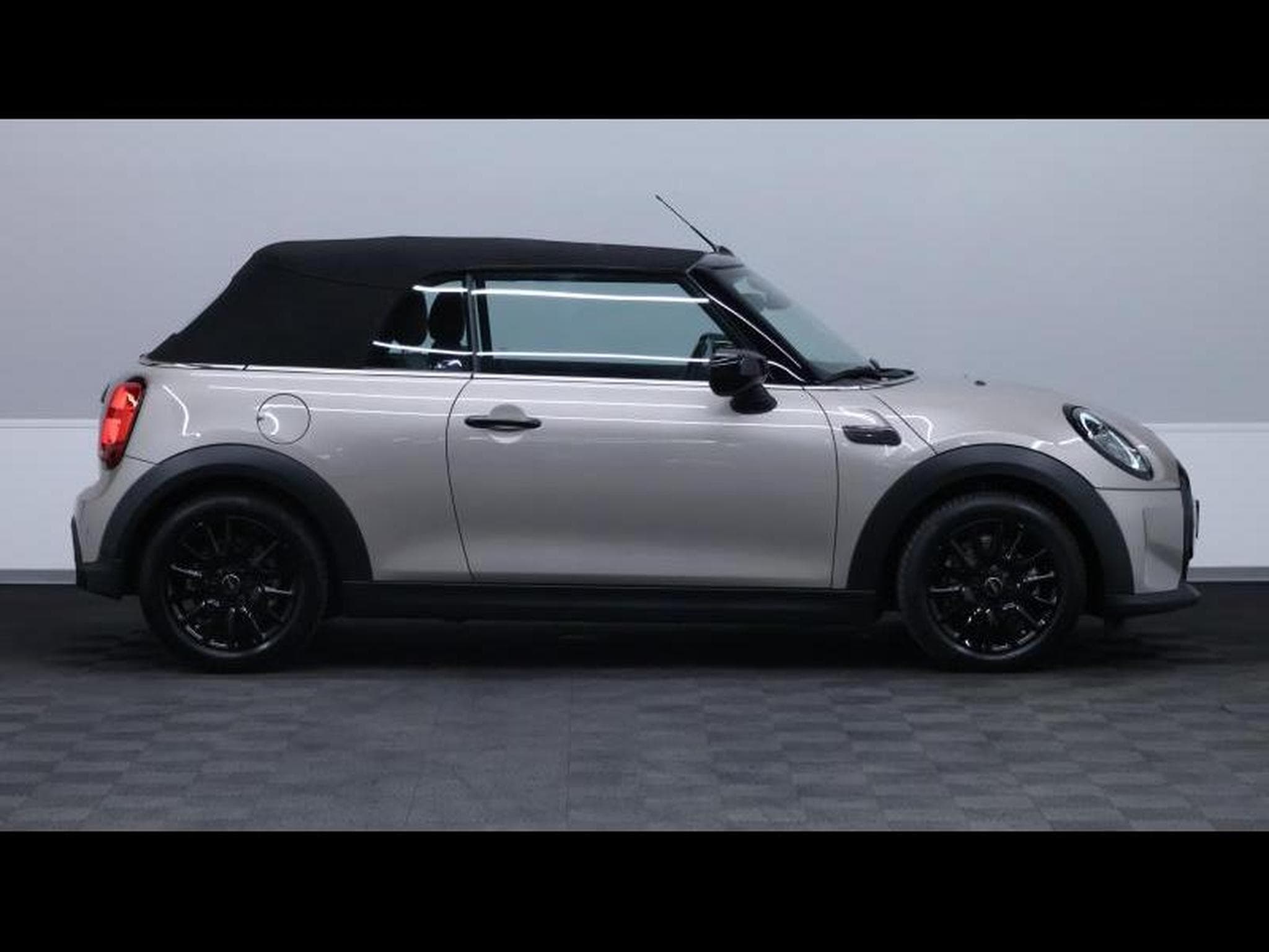MINI Cooper cabriolet 136cv steptronic (2023) - Photo 12