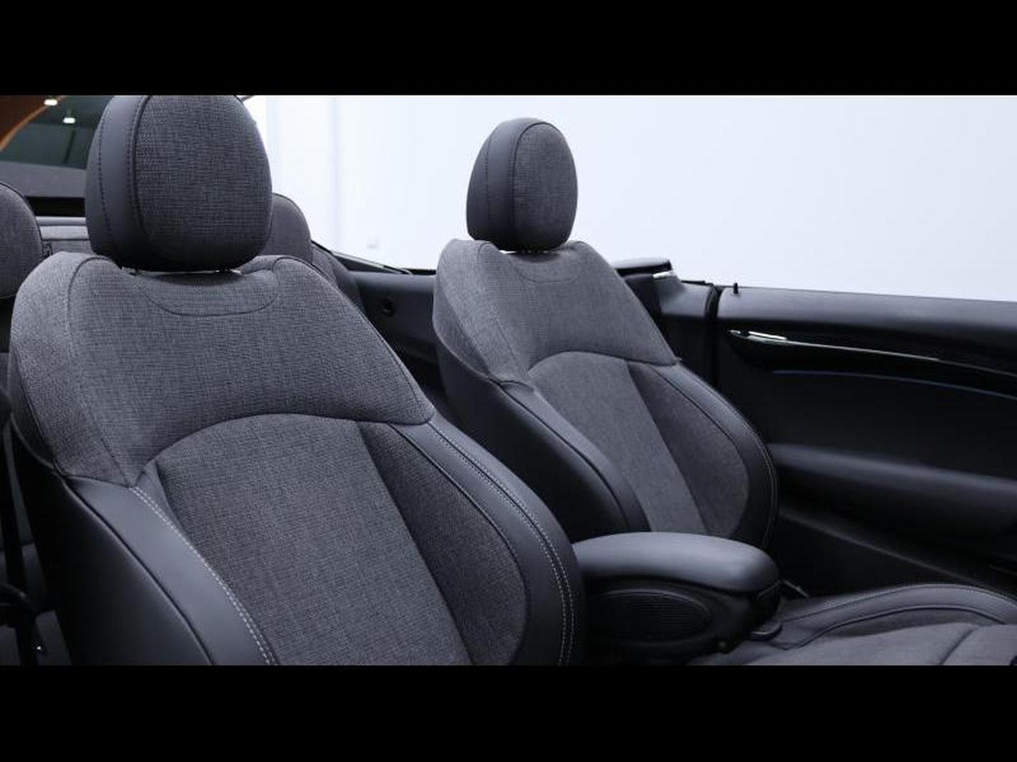 MINI Cooper cabriolet 136cv steptronic (2023) - Photo 24